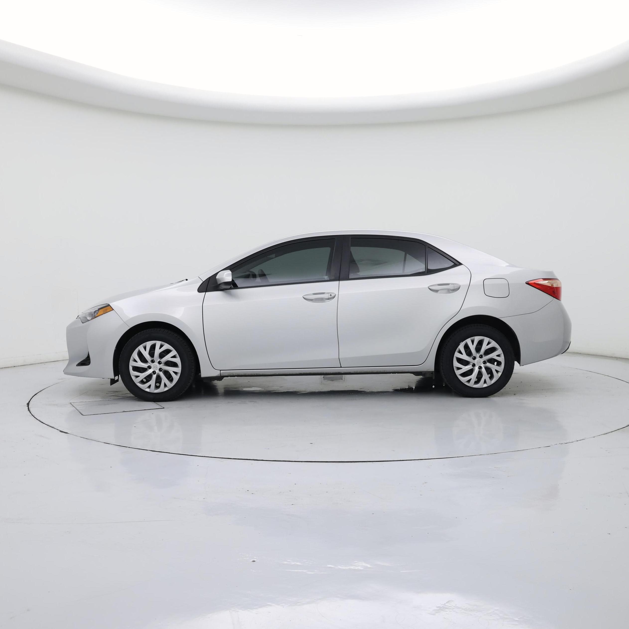 Thumbnail: 2018 Toyota Corolla - 3