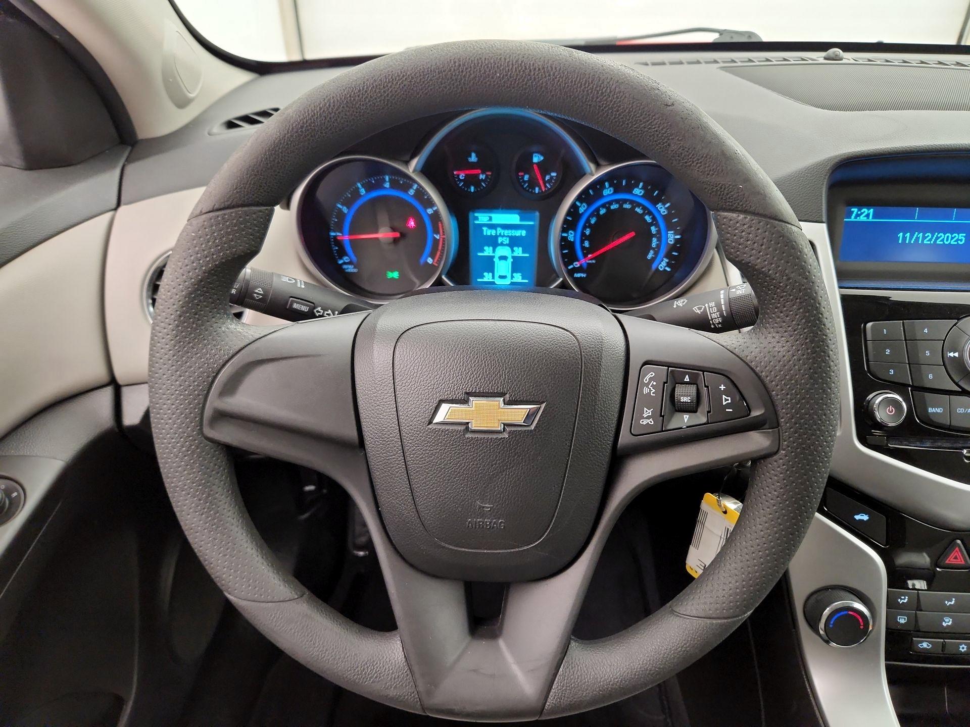 Thumbnail: 2016 Chevrolet Cruze - 10