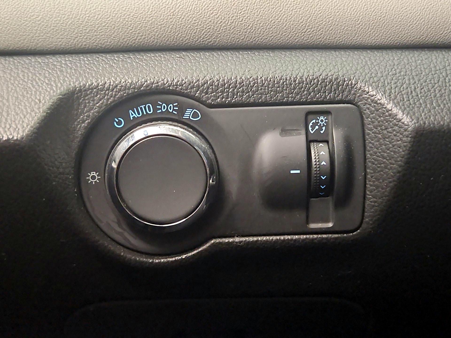 Thumbnail: 2016 Chevrolet Cruze - 13