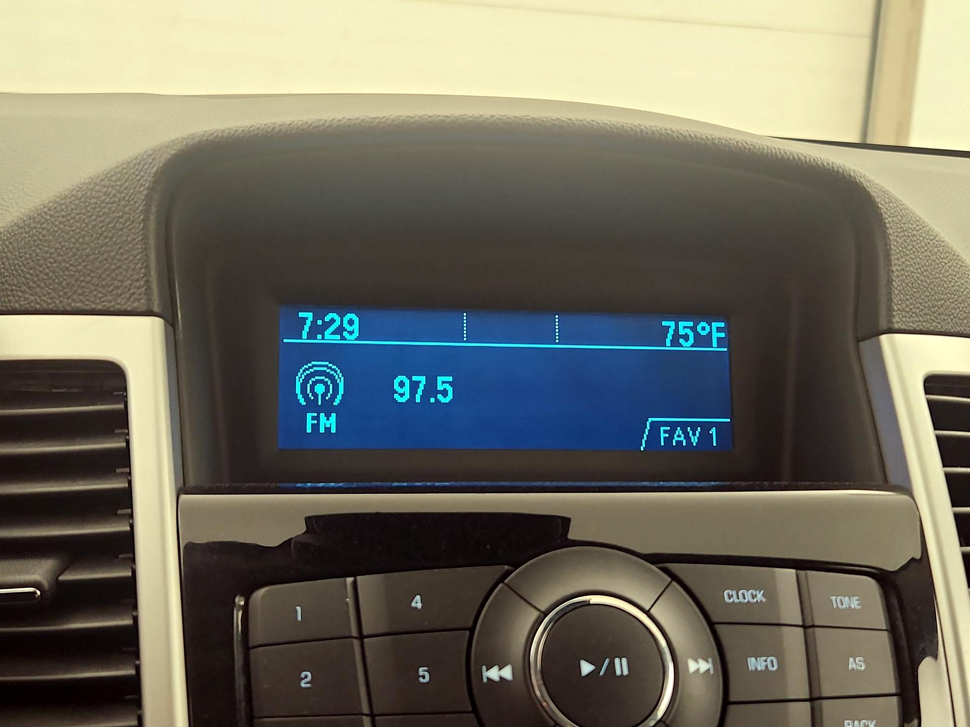 Thumbnail: 2016 Chevrolet Cruze - 14