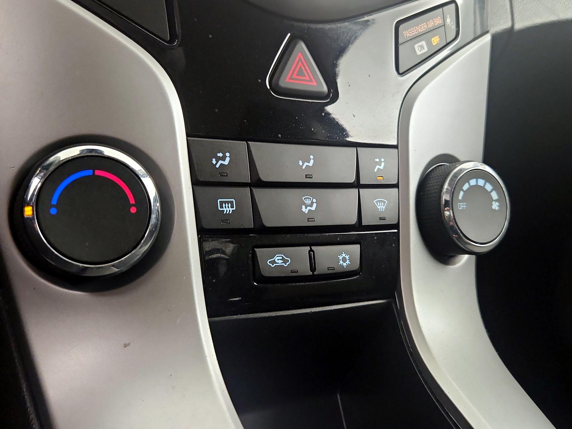 Thumbnail: 2016 Chevrolet Cruze - 15