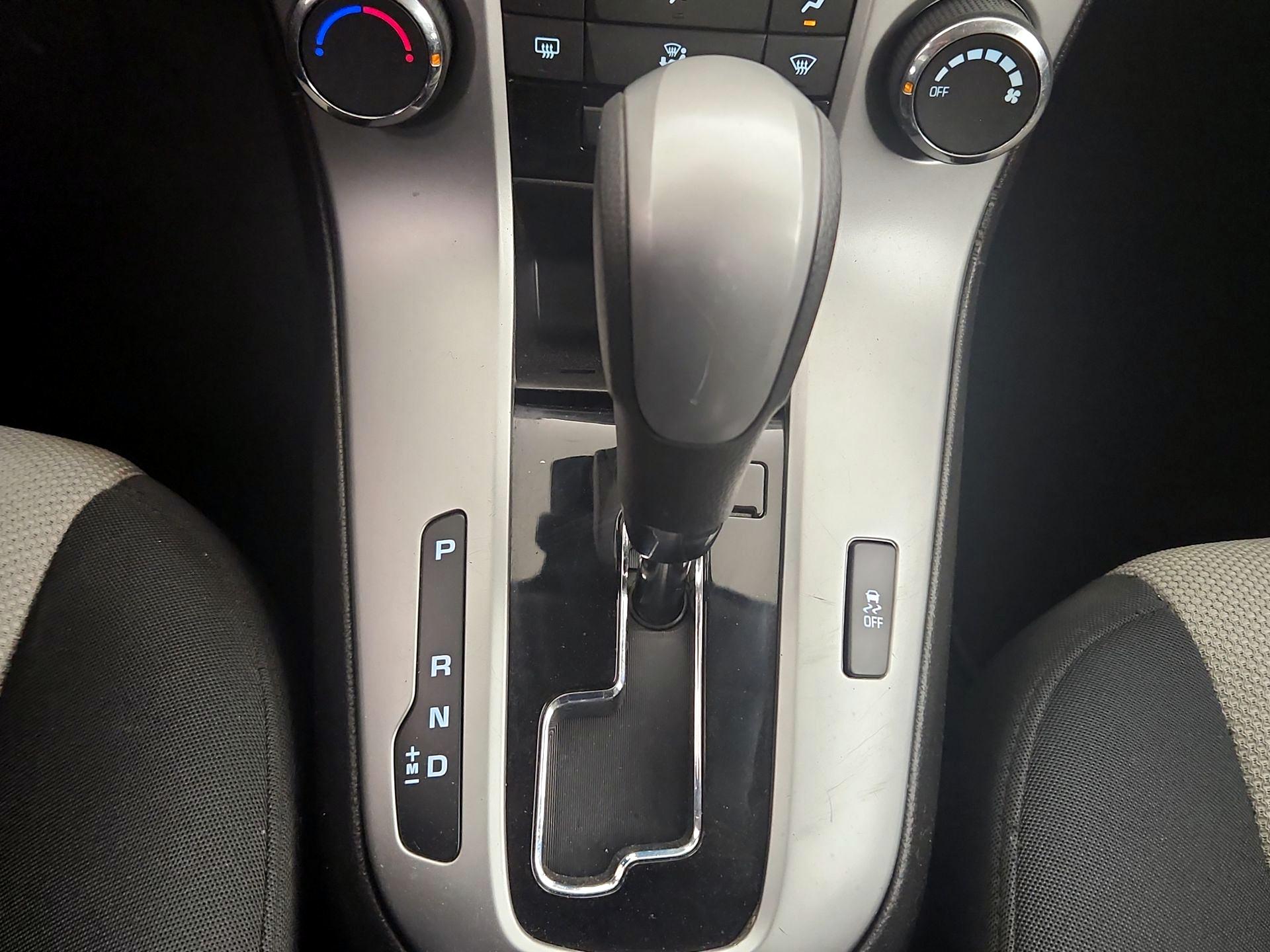 Thumbnail: 2016 Chevrolet Cruze - 16