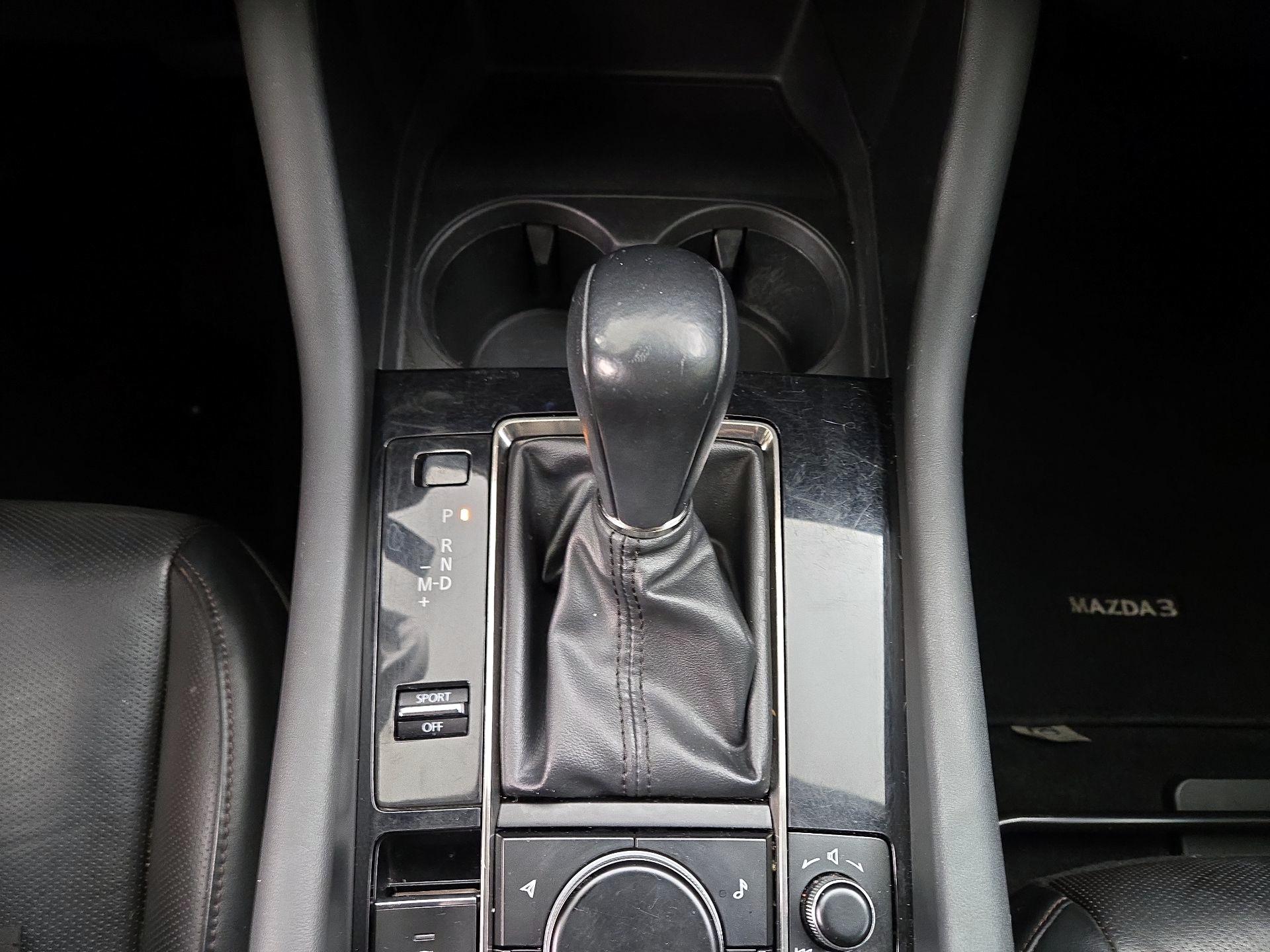 Thumbnail: 2021 Mazda Mazda3 - 17