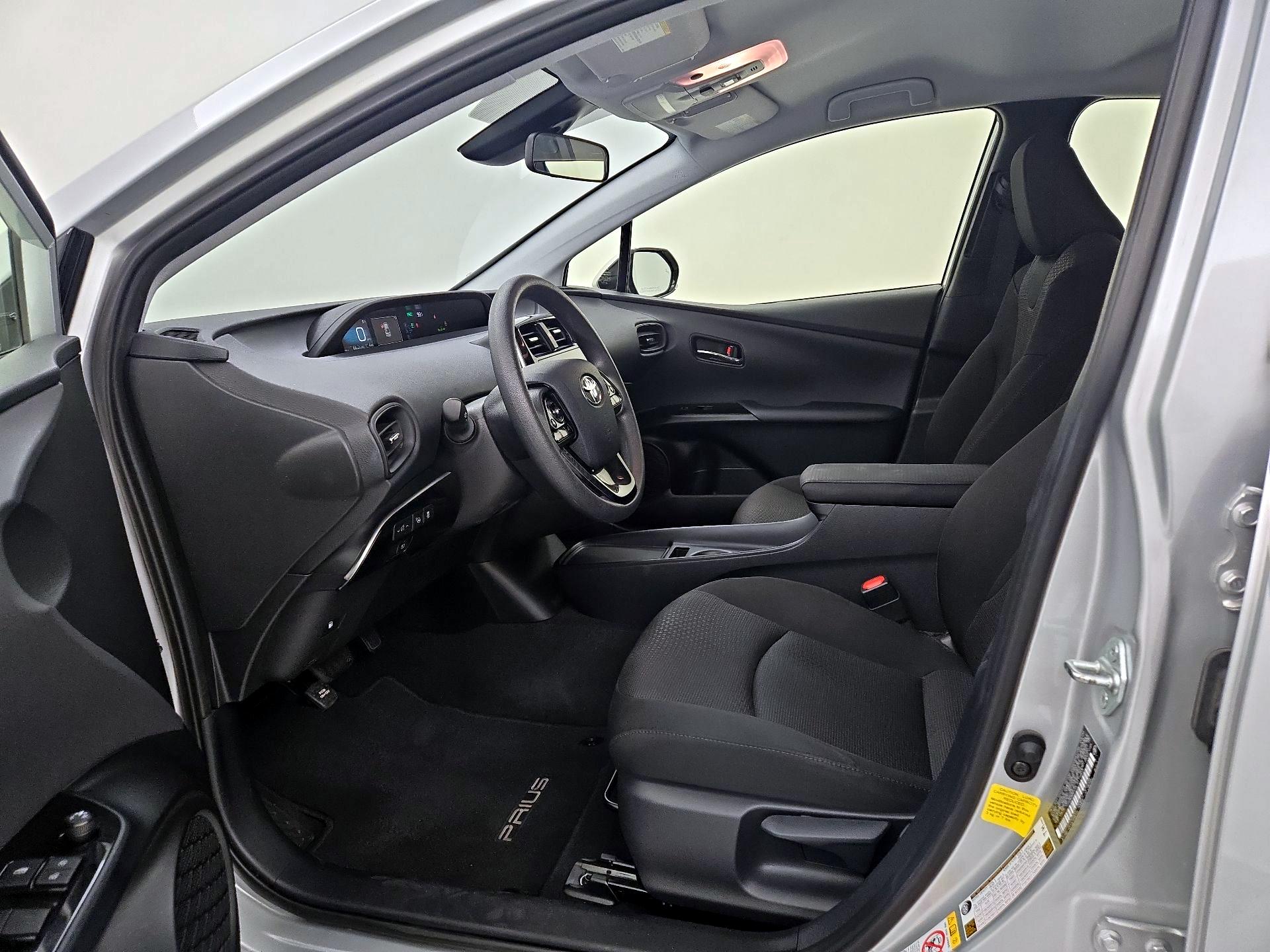 Thumbnail: 2020 Toyota Prius - 11