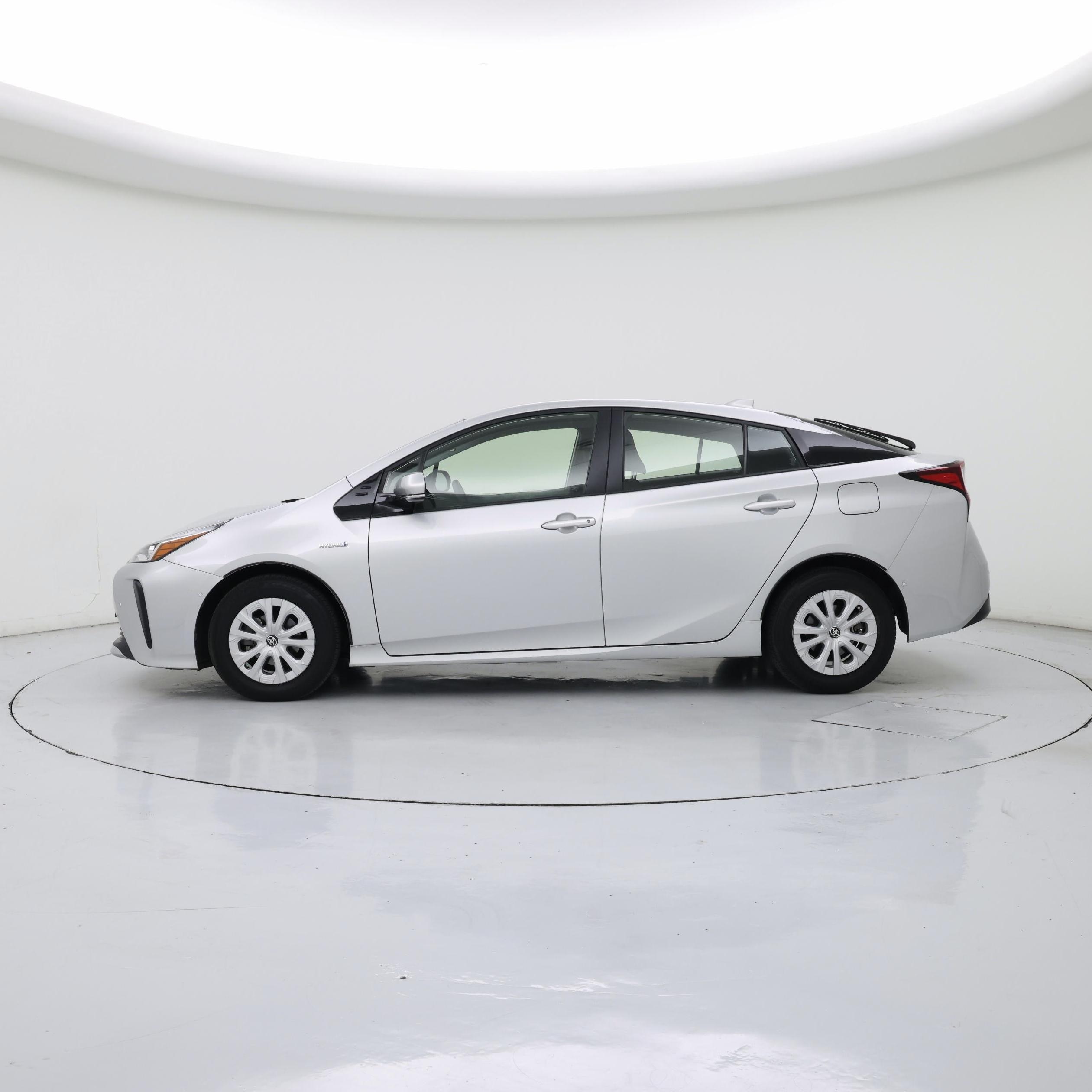 Thumbnail: 2020 Toyota Prius - 3