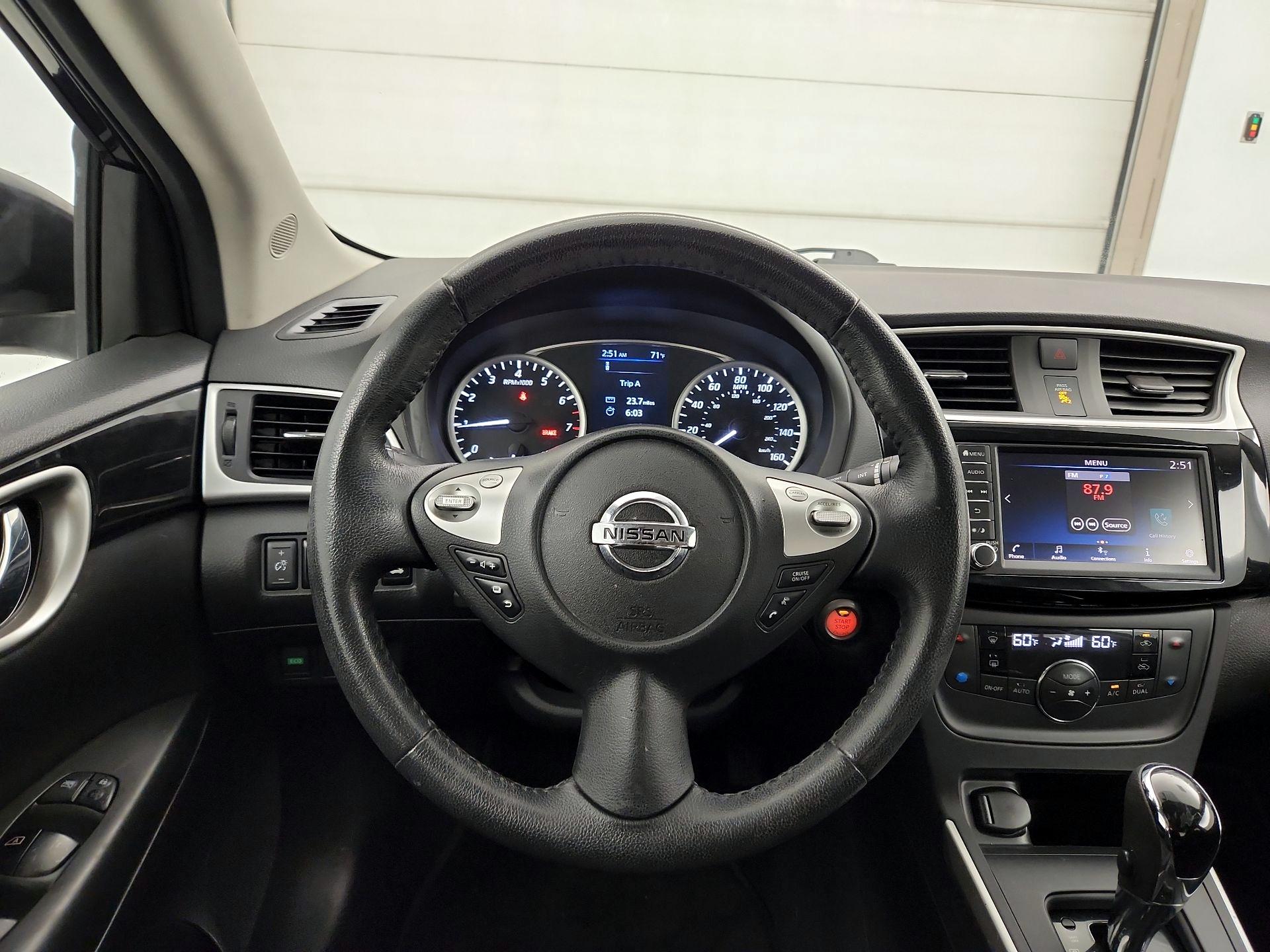 Thumbnail: 2019 Nissan Sentra - 10