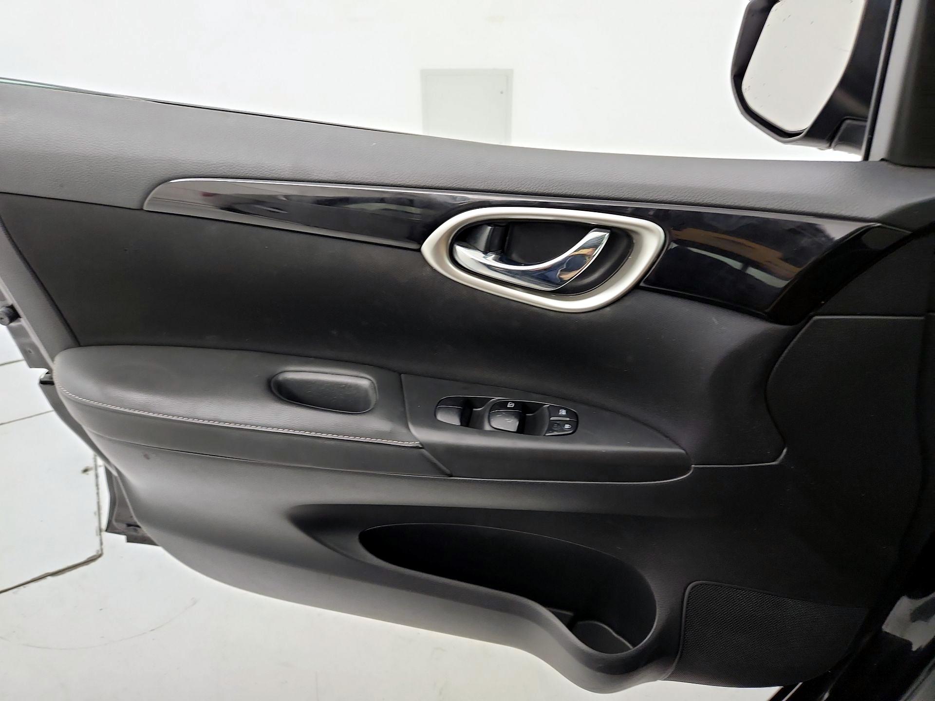 Thumbnail: 2019 Nissan Sentra - 12
