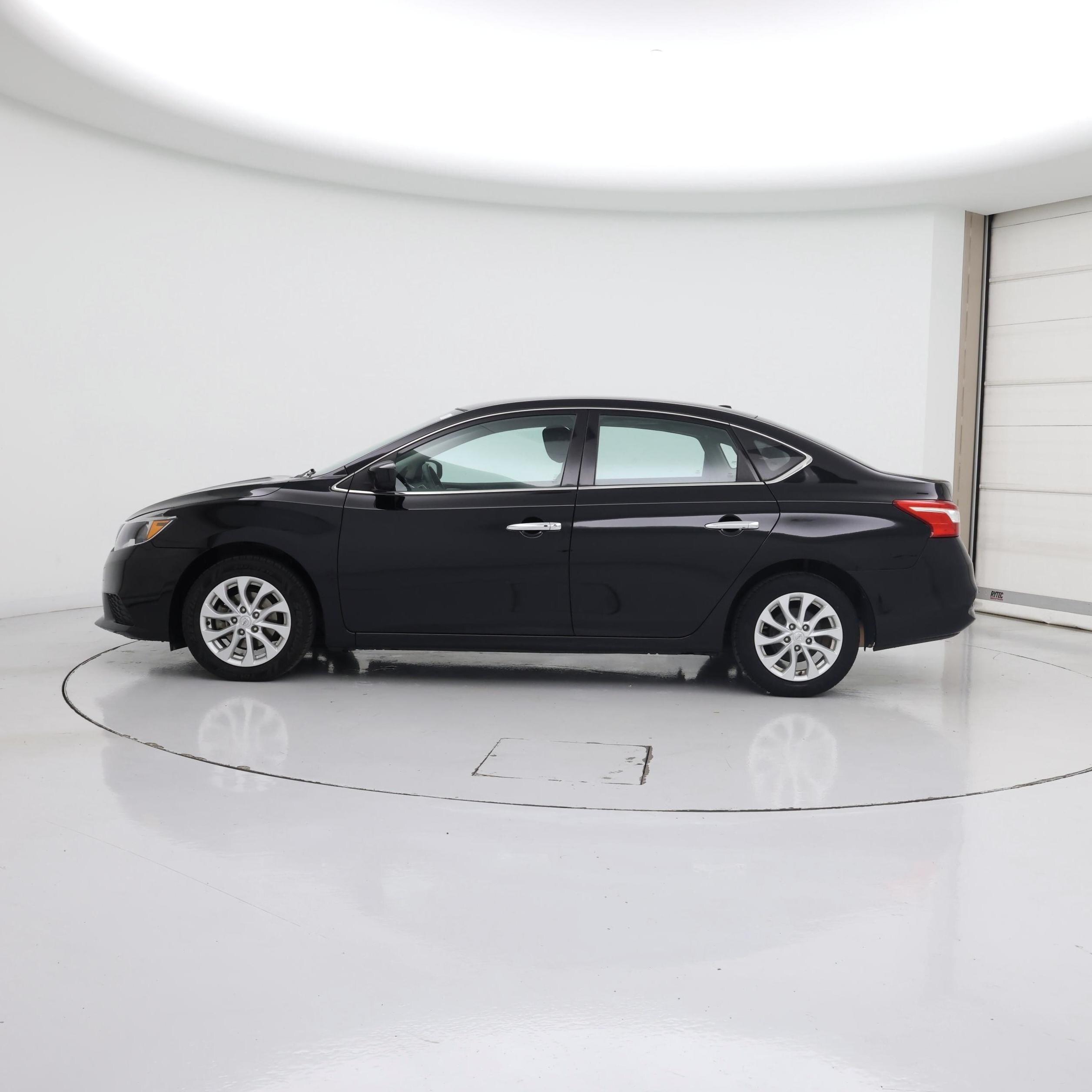 Thumbnail: 2019 Nissan Sentra - 3