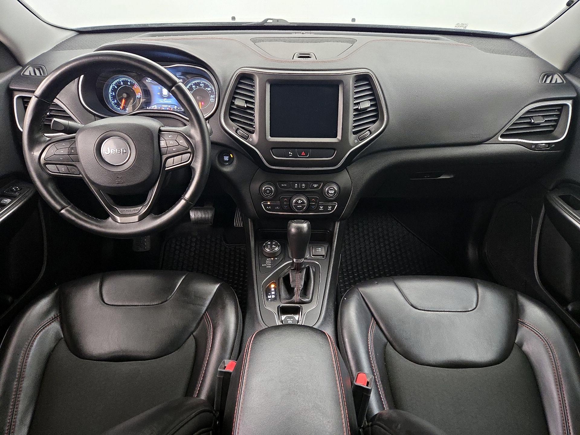 Thumbnail: 2019 Jeep Cherokee - 9