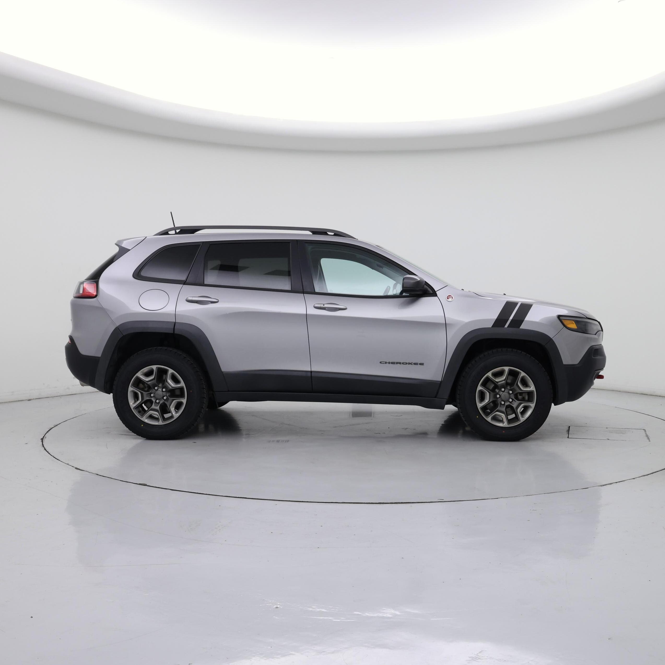 Thumbnail: 2019 Jeep Cherokee - 7