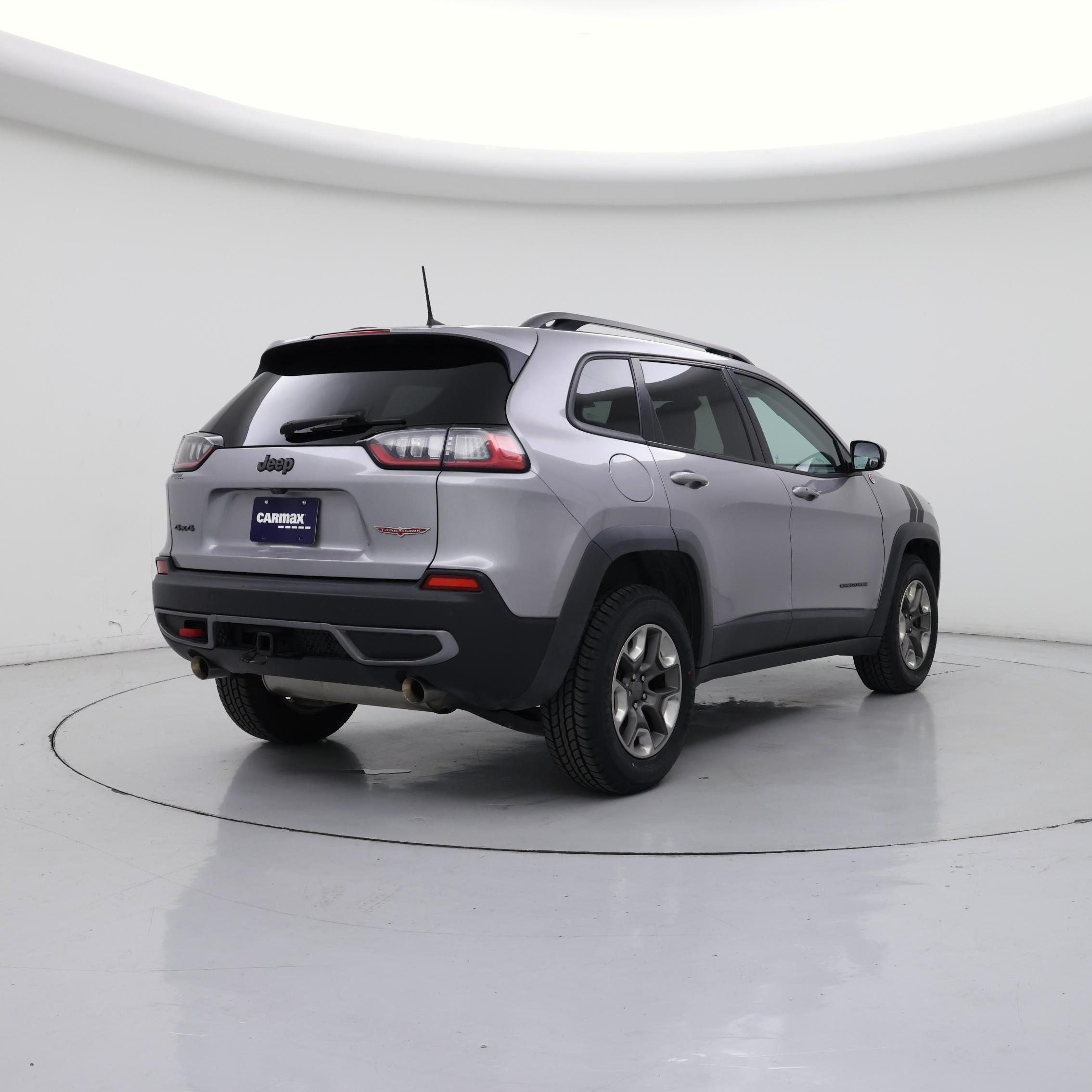 Thumbnail: 2019 Jeep Cherokee - 8