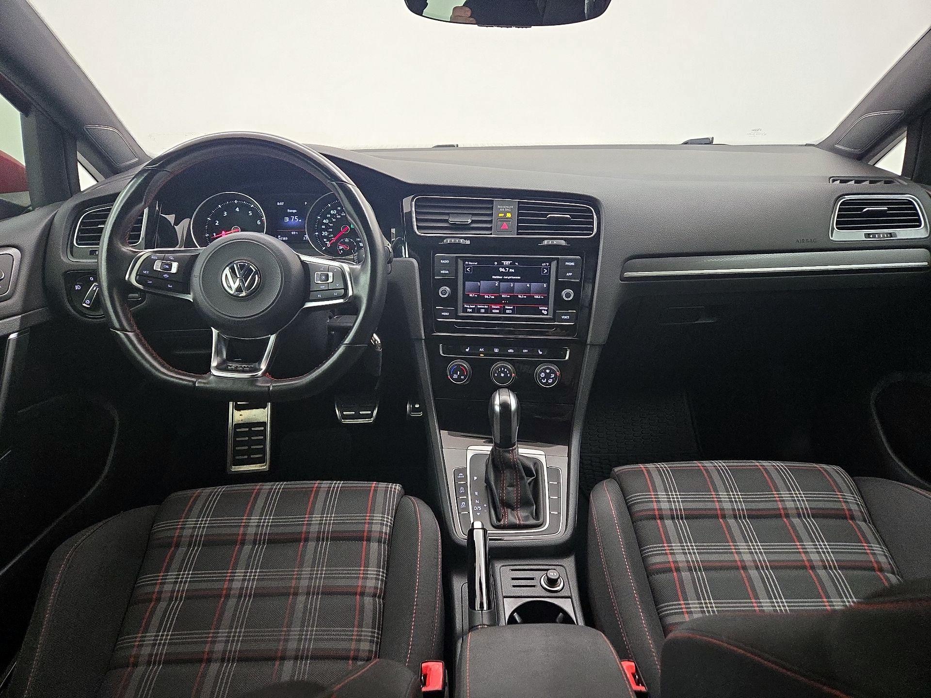 Thumbnail: 2020 Volkswagen Golf - 9