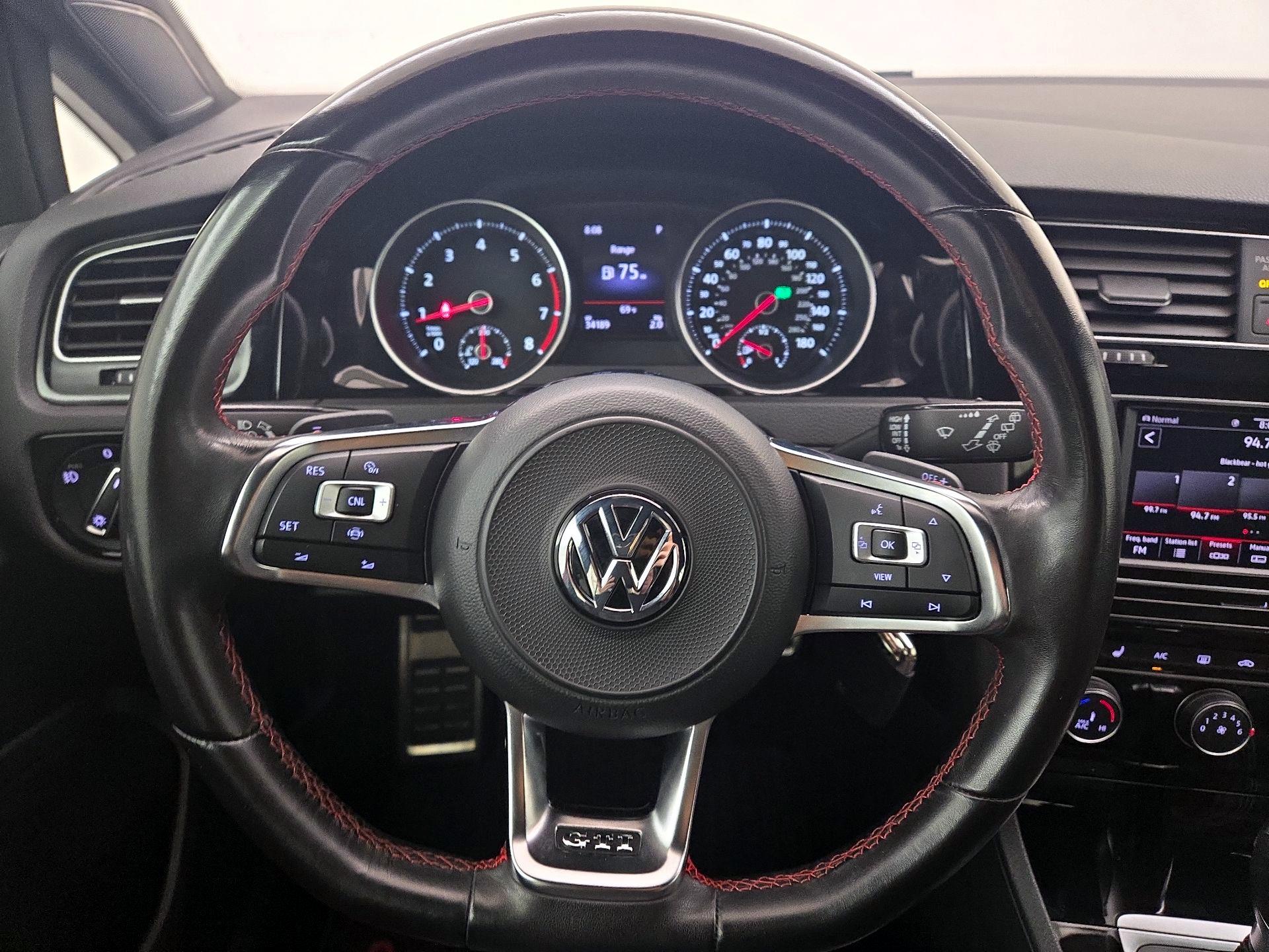 Thumbnail: 2020 Volkswagen Golf - 10