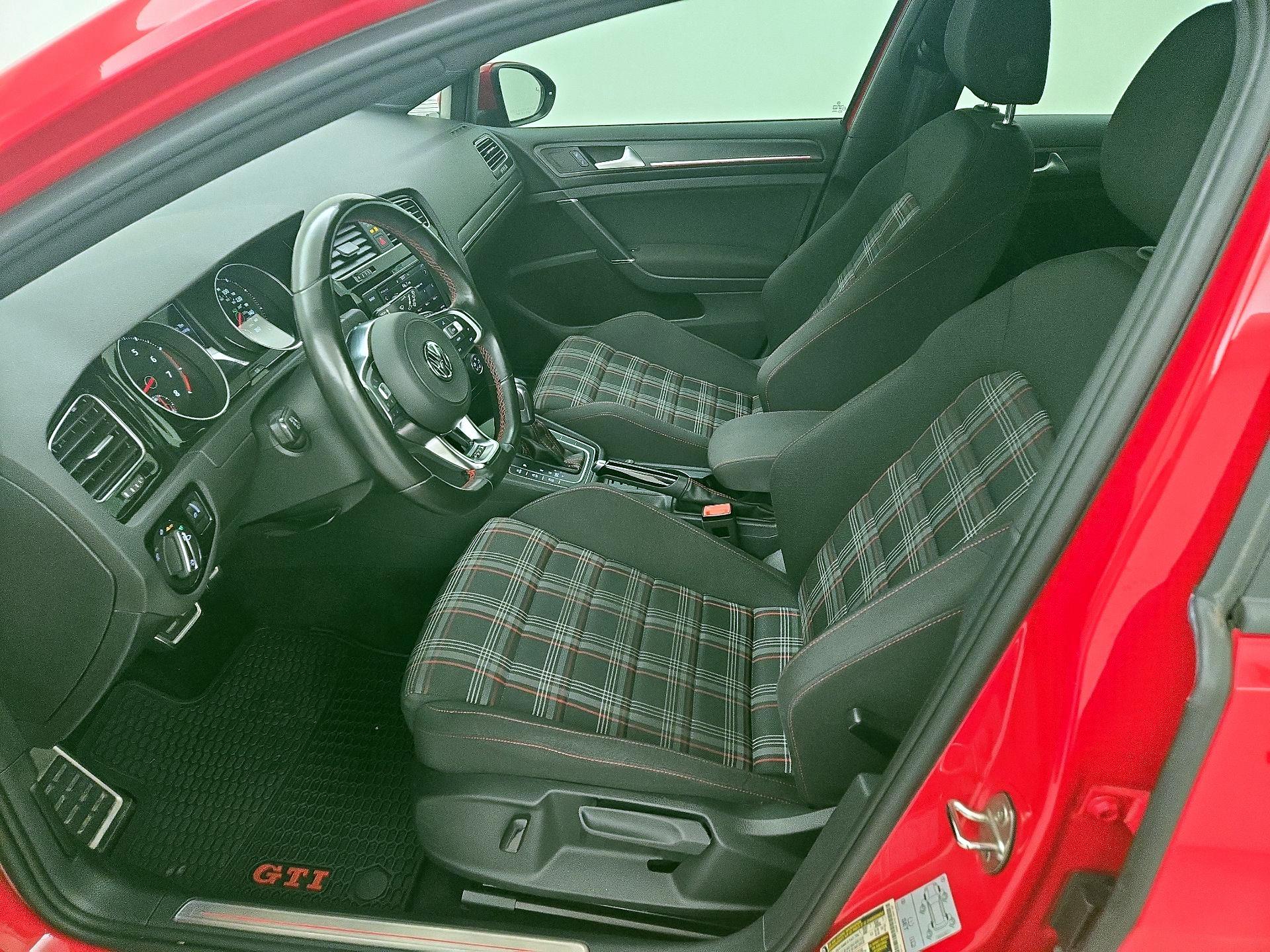 Thumbnail: 2020 Volkswagen Golf - 11