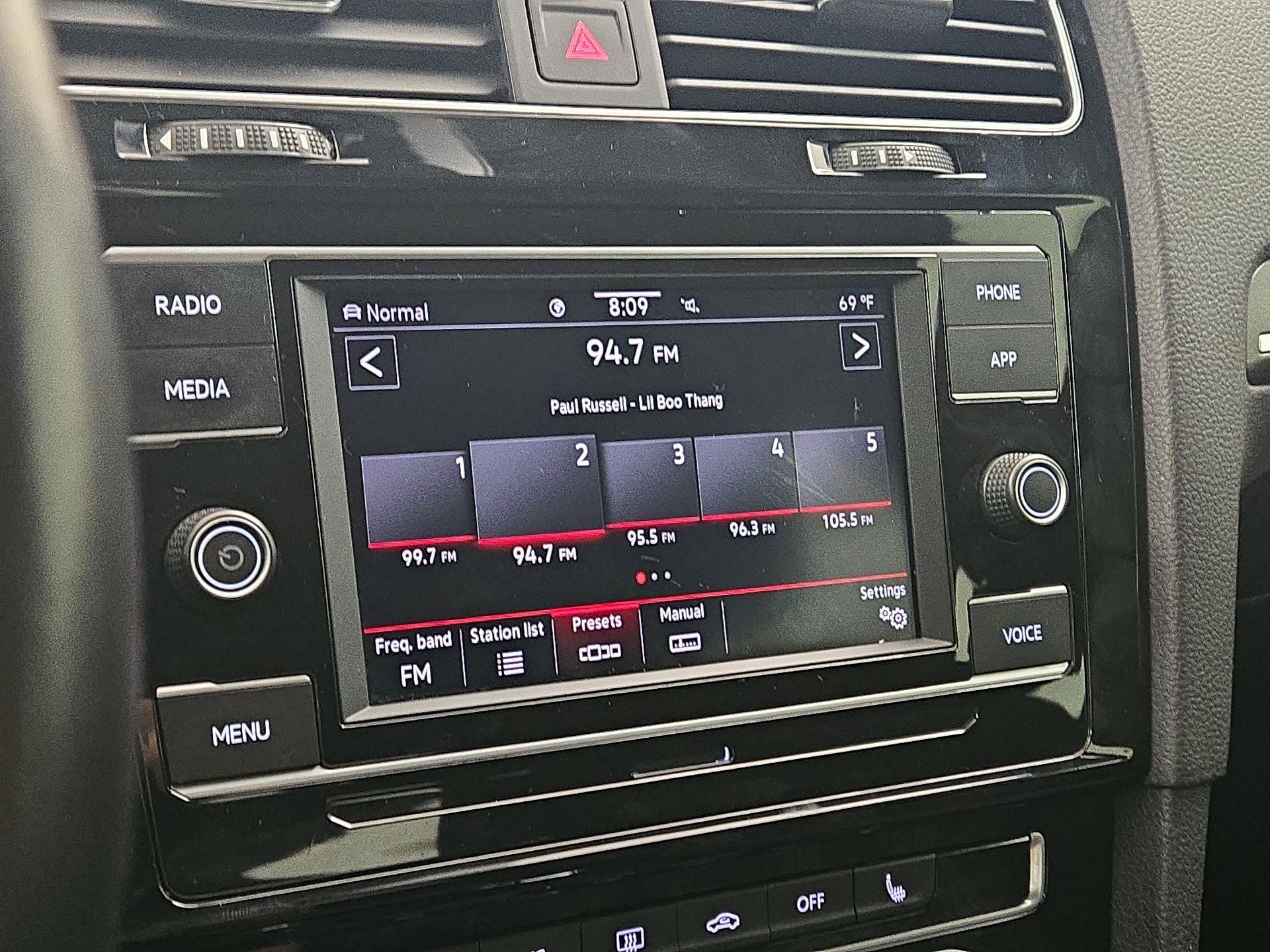 Thumbnail: 2020 Volkswagen Golf - 15