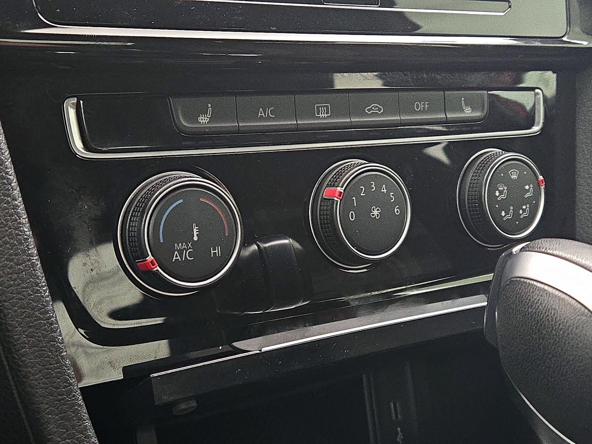 Thumbnail: 2020 Volkswagen Golf - 16