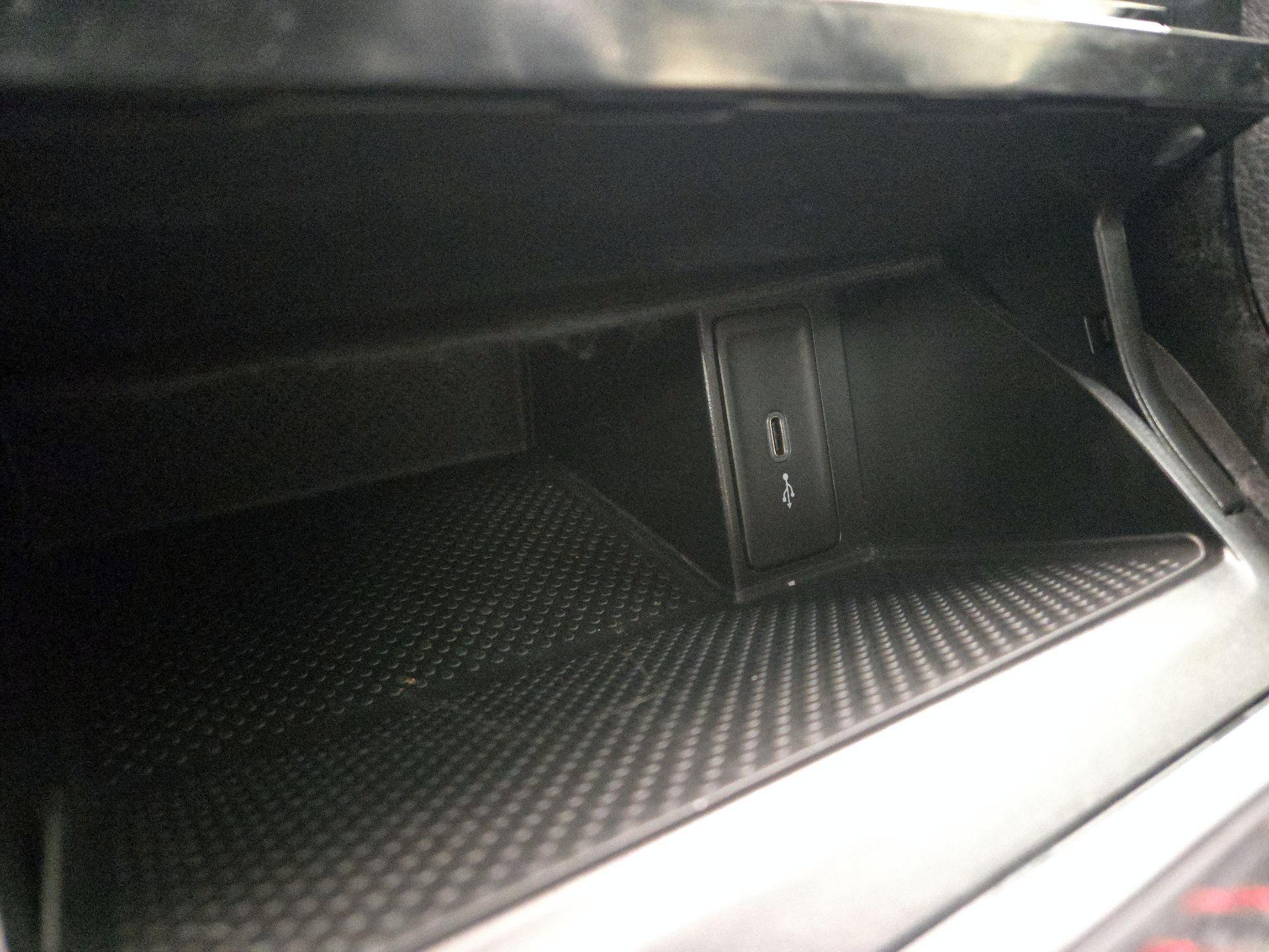 Thumbnail: 2020 Volkswagen Golf - 18