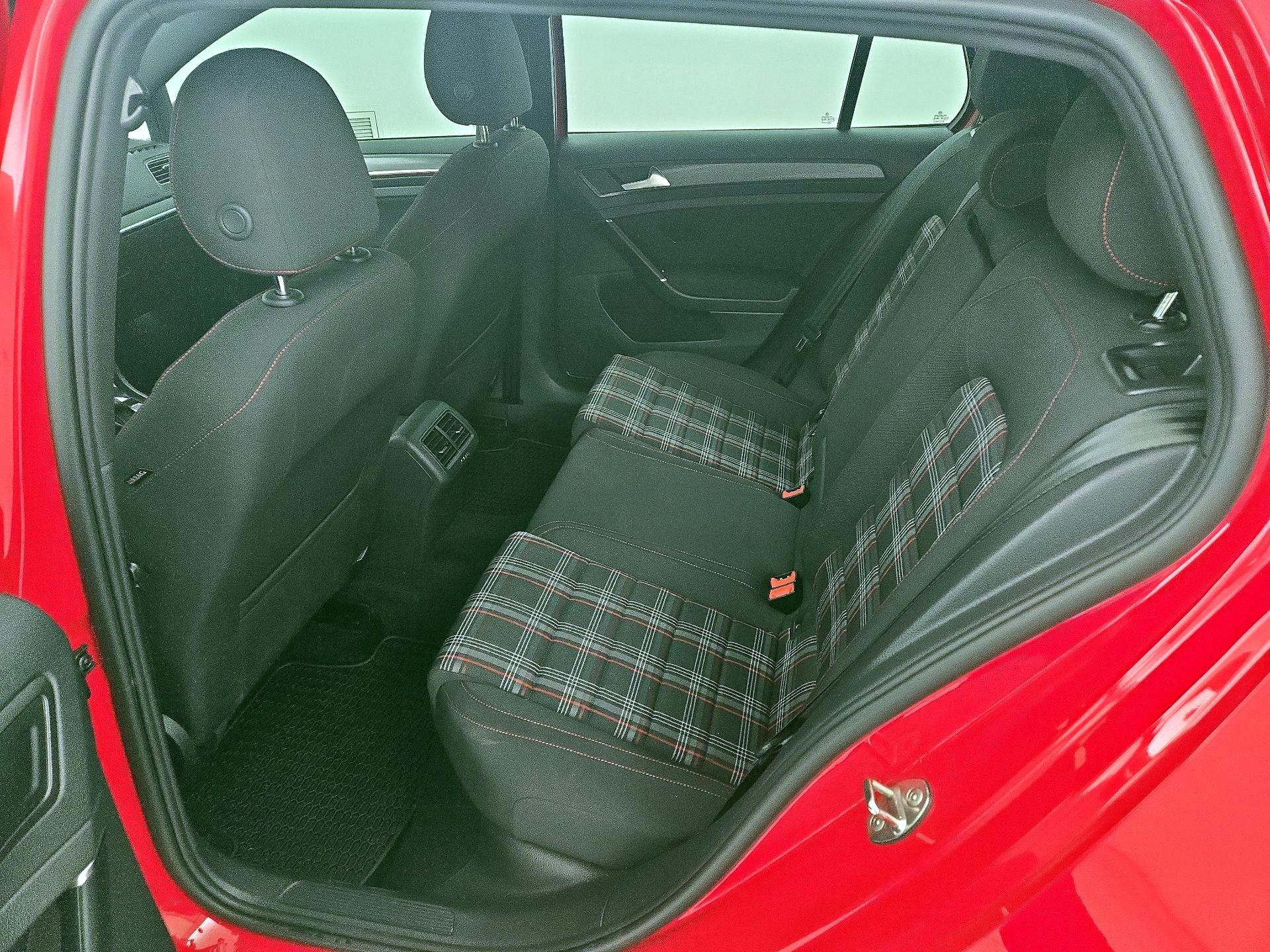 Thumbnail: 2020 Volkswagen Golf - 19