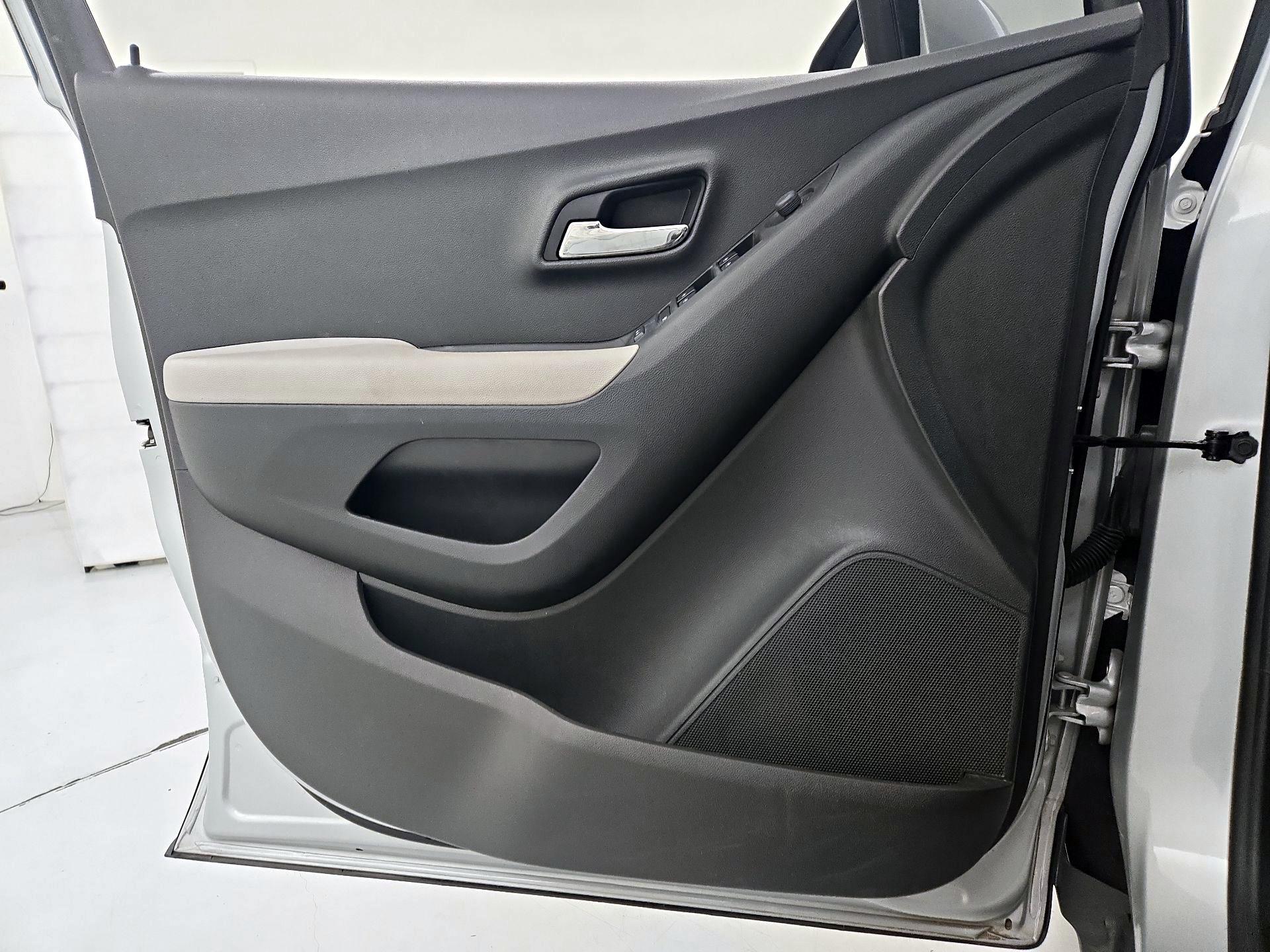 Thumbnail: 2020 Chevrolet Trax - 12