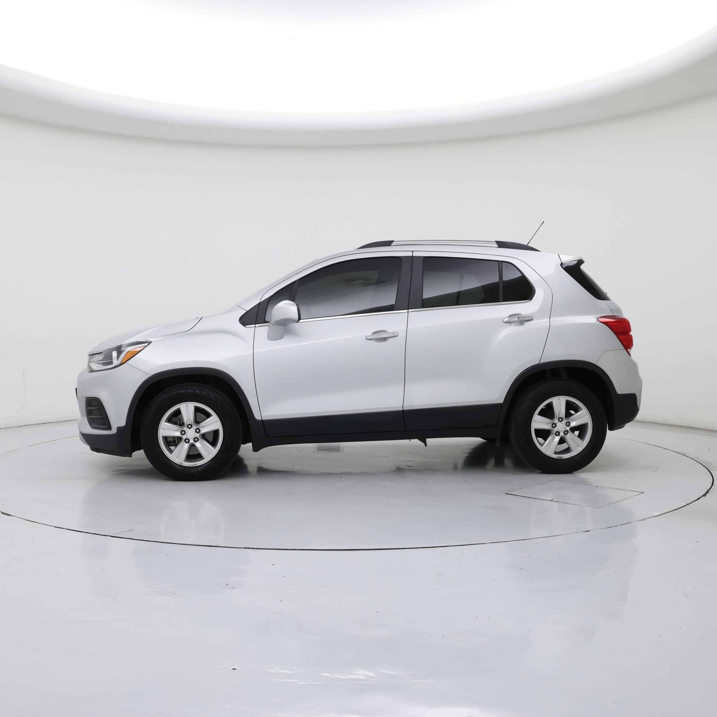 Thumbnail: 2020 Chevrolet Trax - 3
