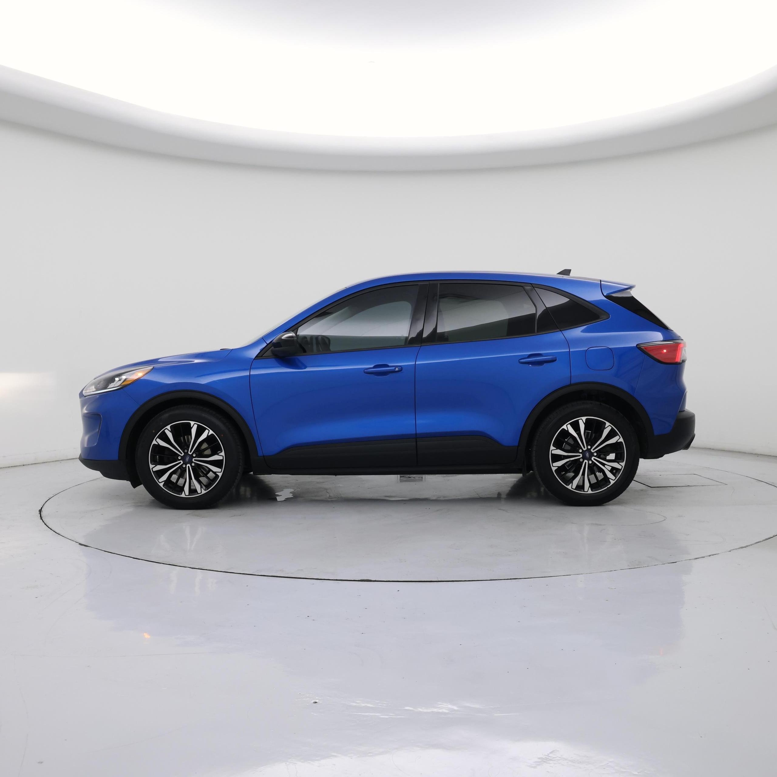 Thumbnail: 2021 Ford Escape - 3
