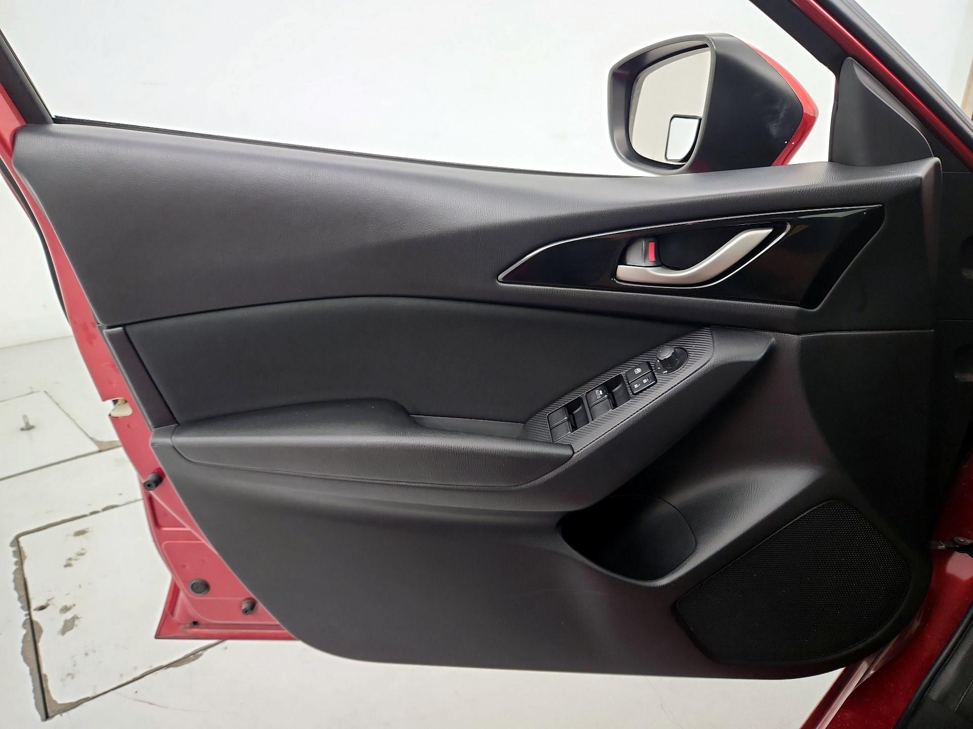 Thumbnail: 2015 Mazda Mazda3 - 12