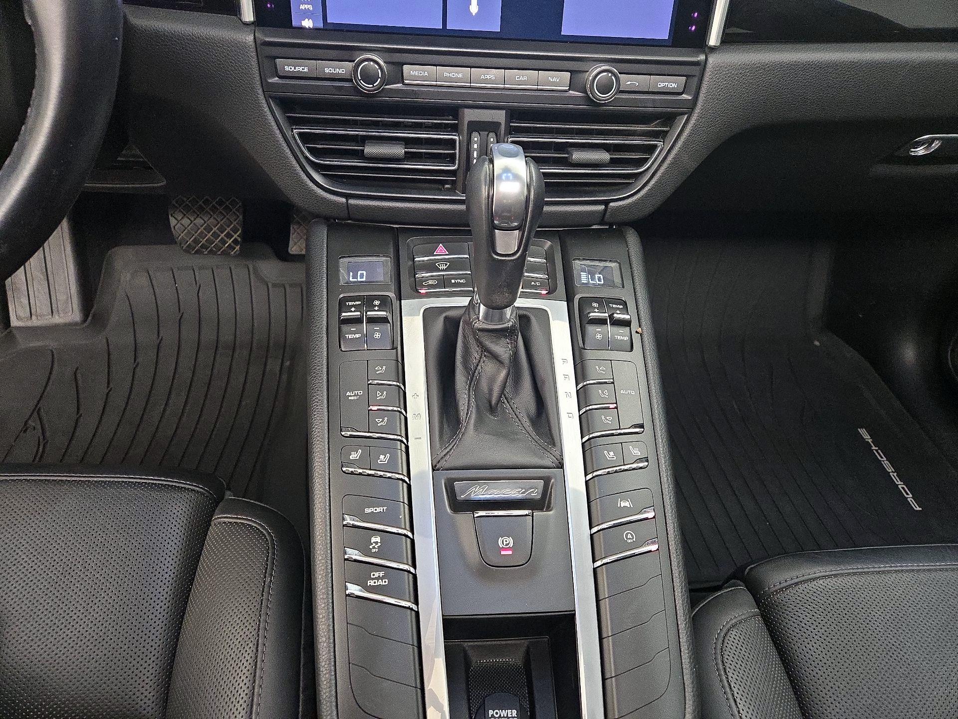 Thumbnail: 2019 Porsche Macan - 18