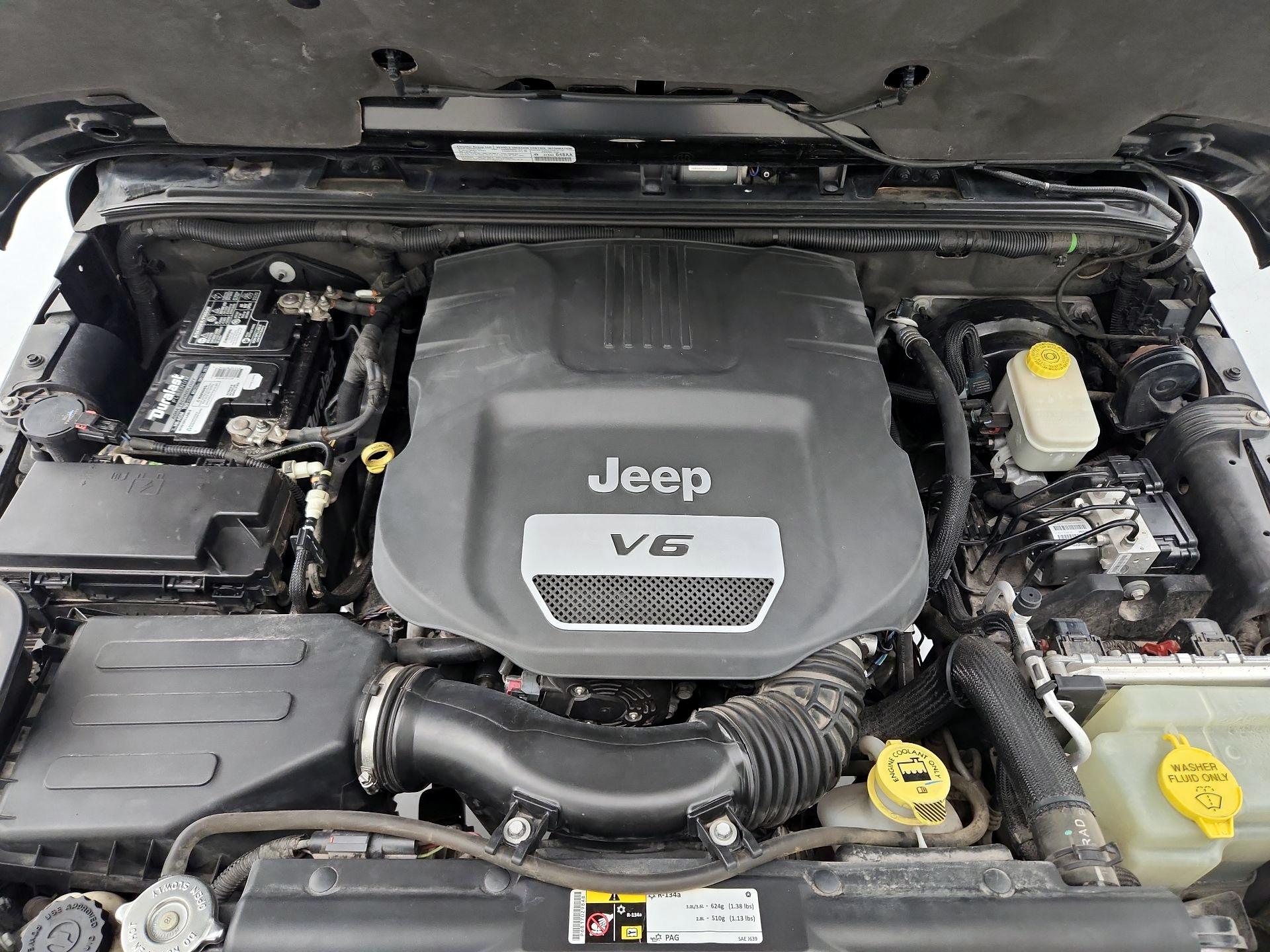 Thumbnail: 2014 Jeep Wrangler - 19