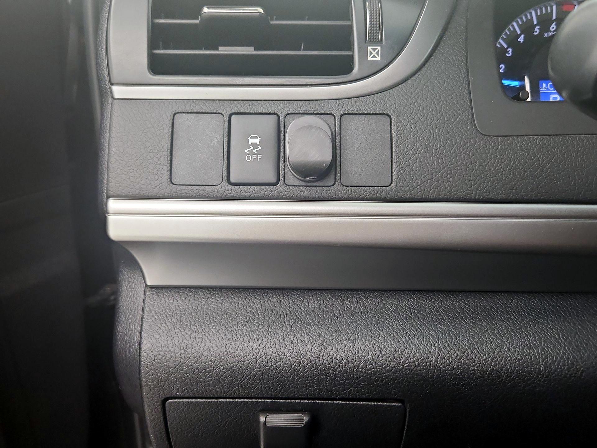 Thumbnail: 2013 Toyota Camry - 13