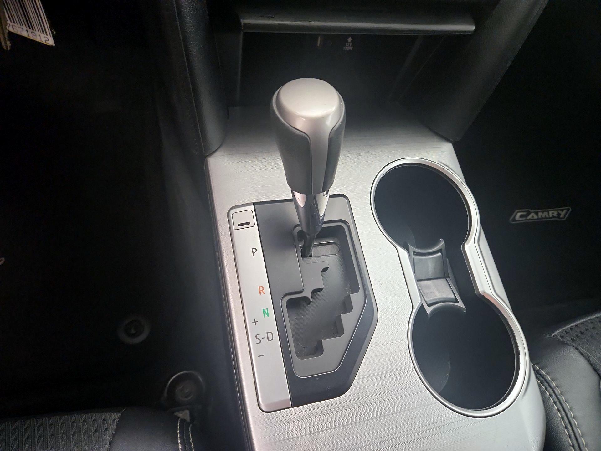 Thumbnail: 2013 Toyota Camry - 16