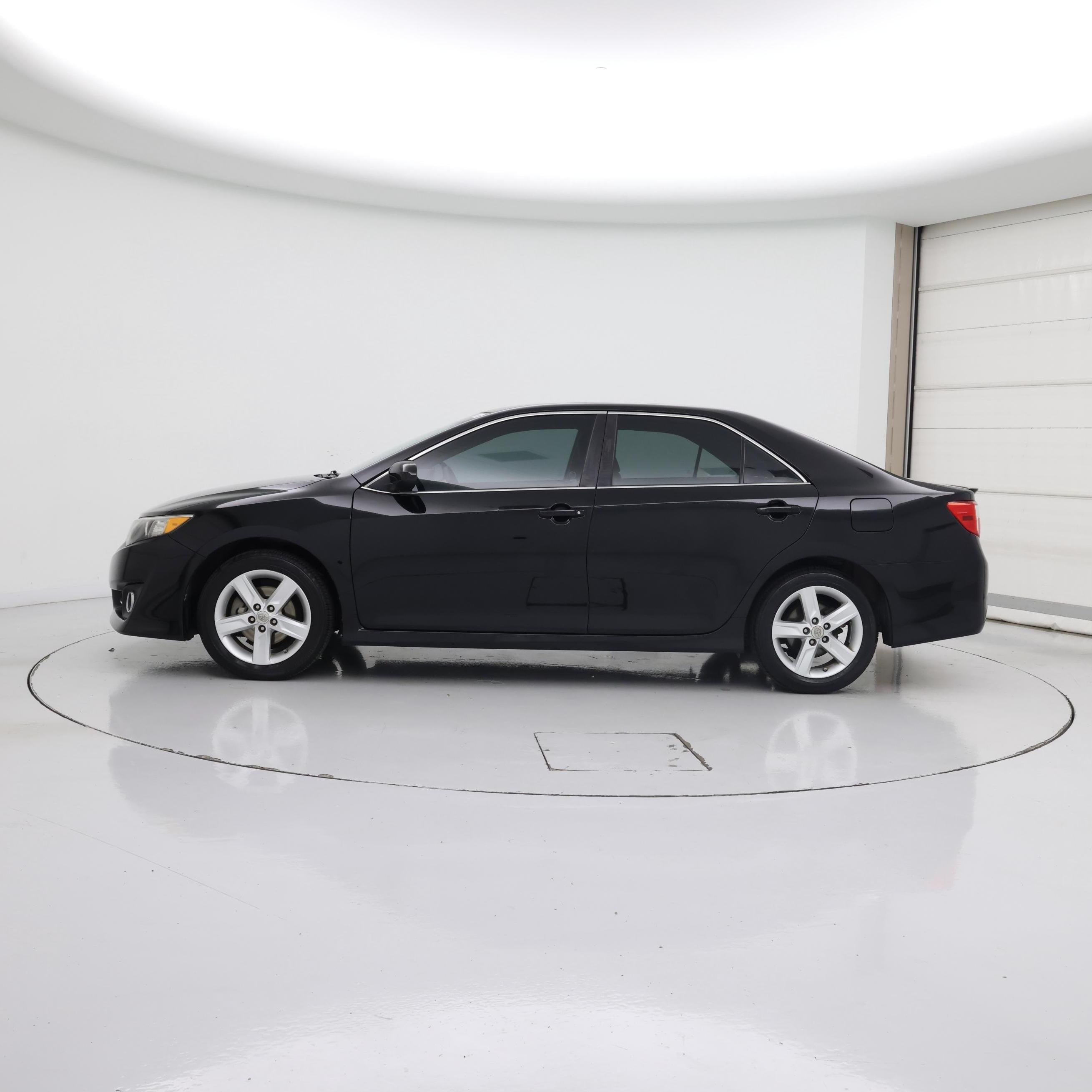 Thumbnail: 2013 Toyota Camry - 3