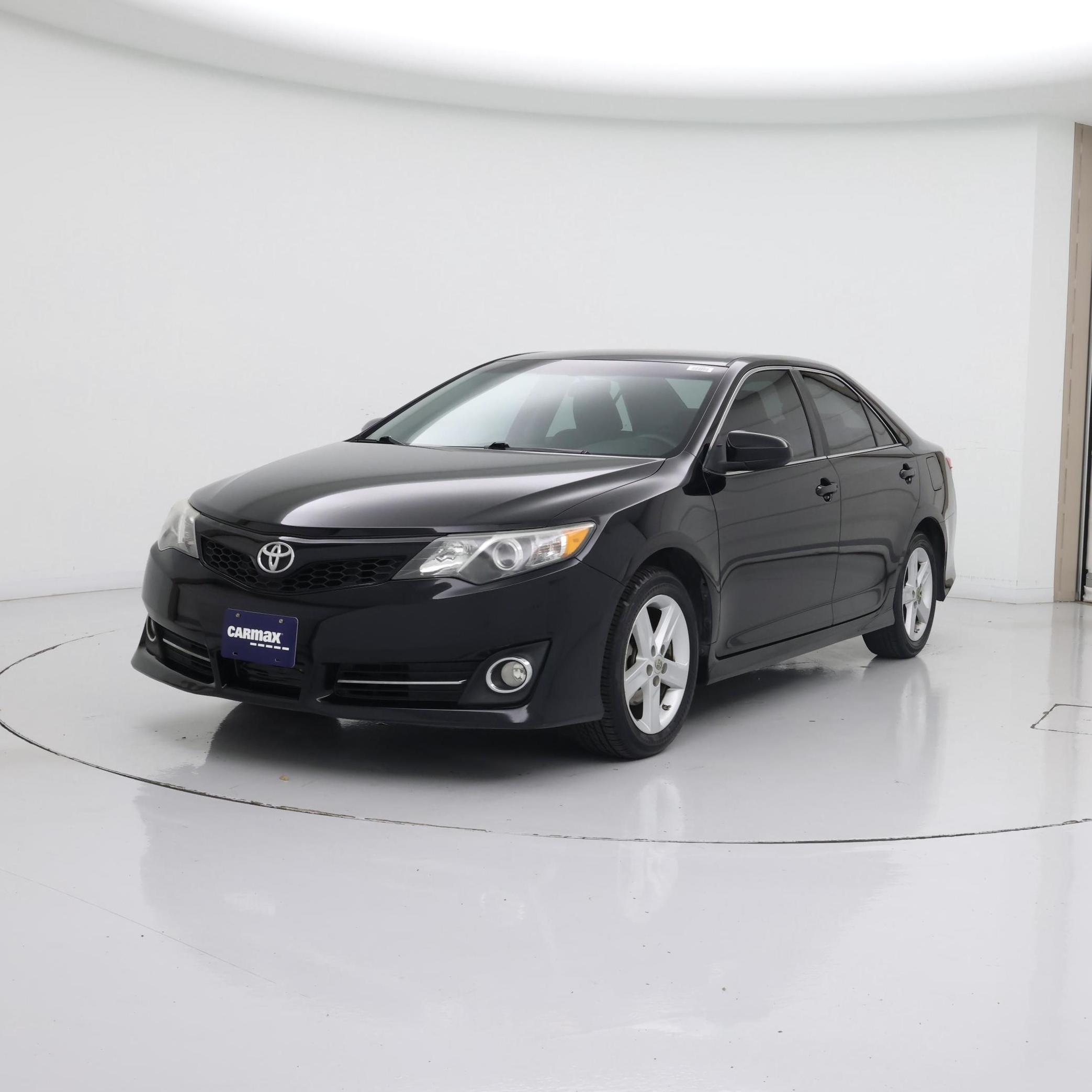 Thumbnail: 2013 Toyota Camry - 4