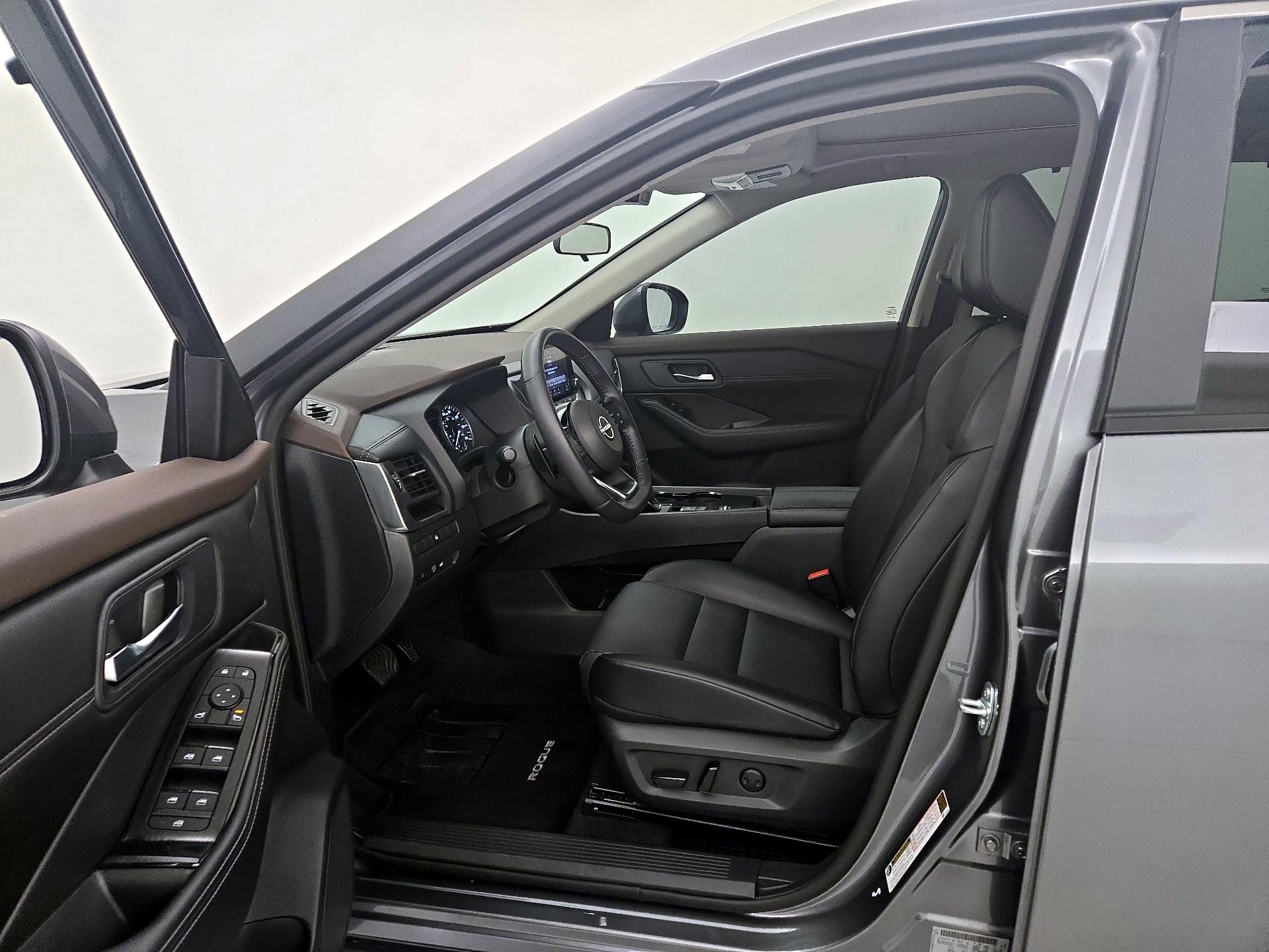 Thumbnail: 2023 Nissan Rogue - 11