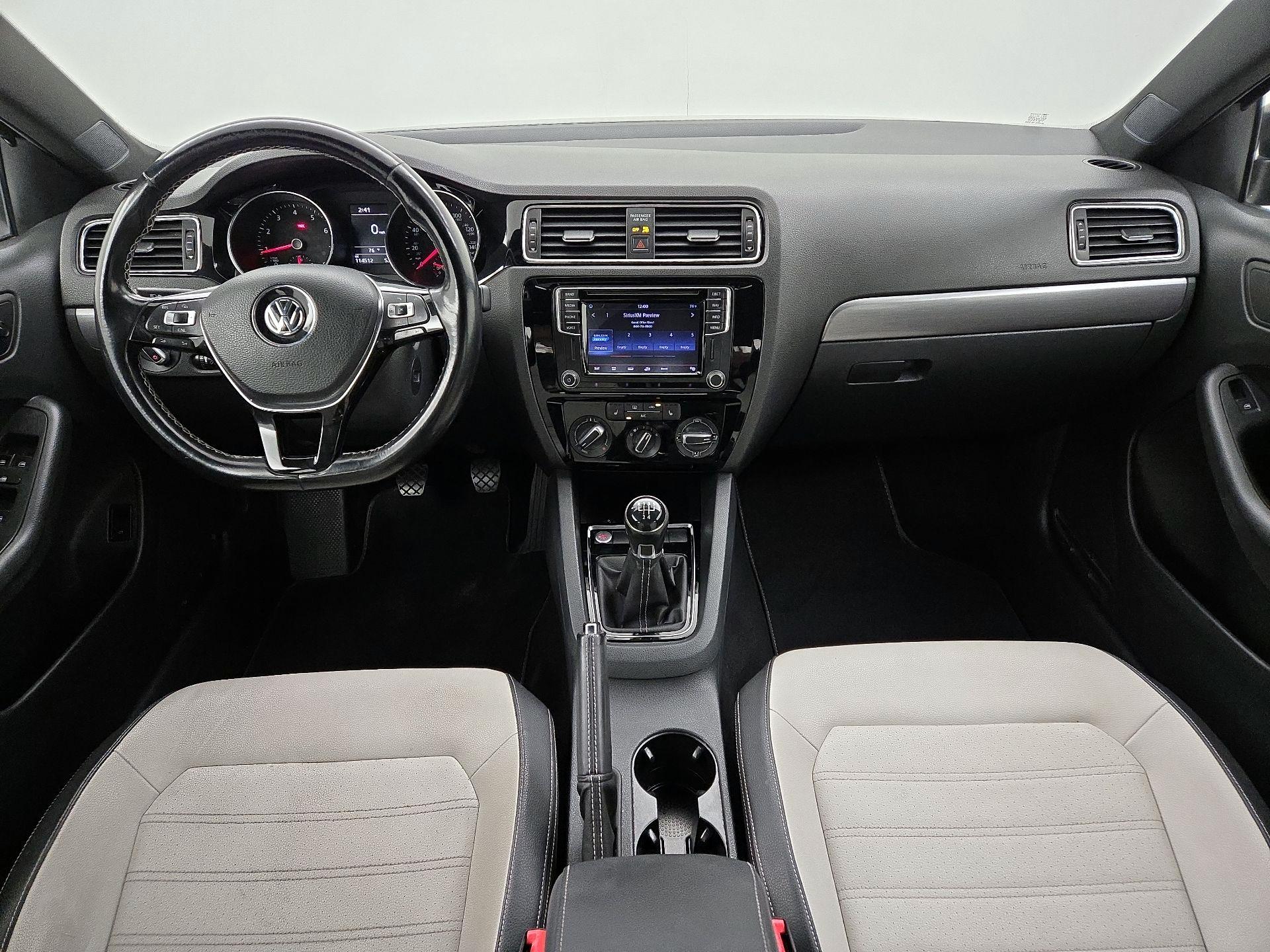 Thumbnail: 2016 Volkswagen Jetta - 9