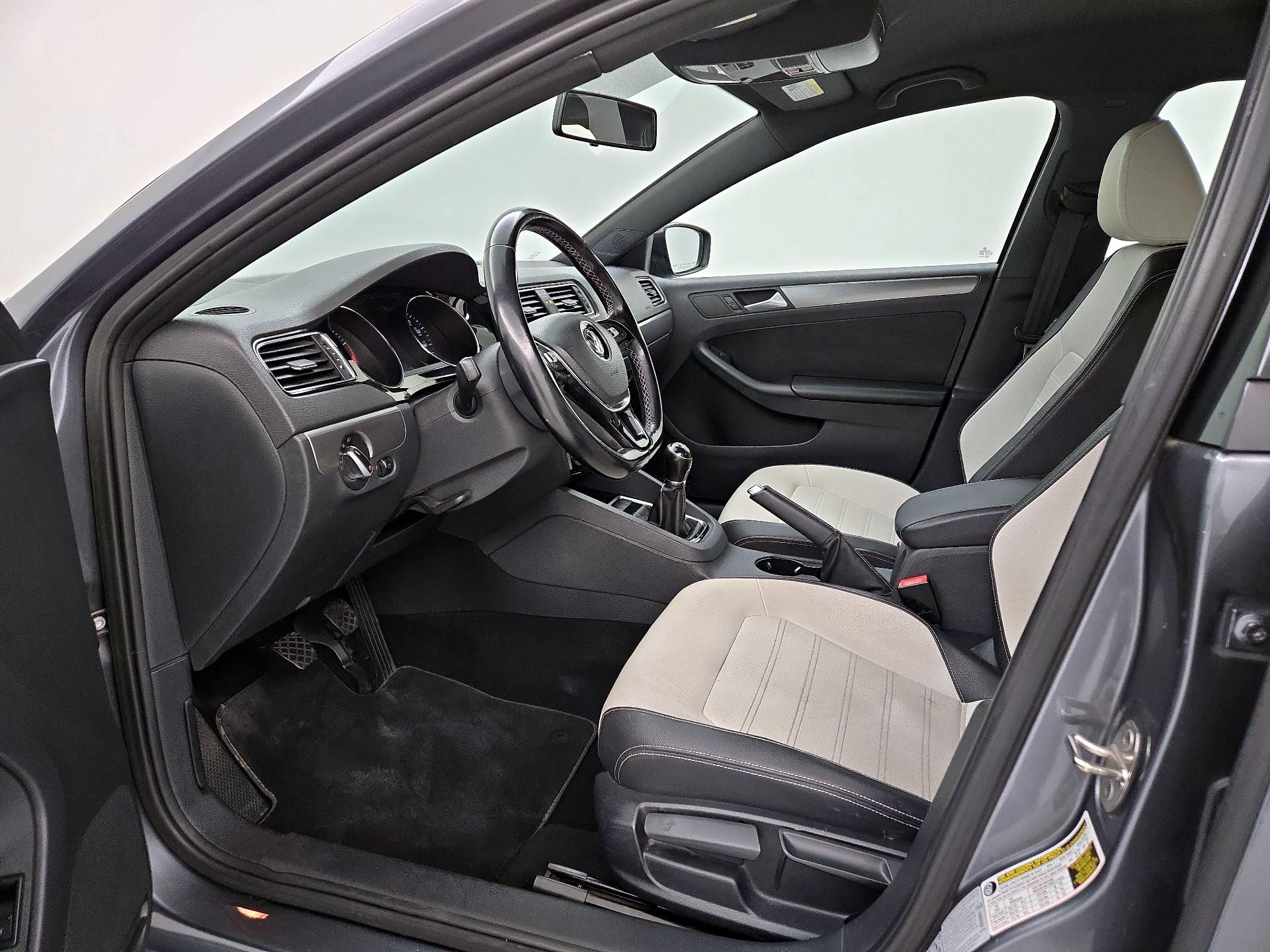 Thumbnail: 2016 Volkswagen Jetta - 11