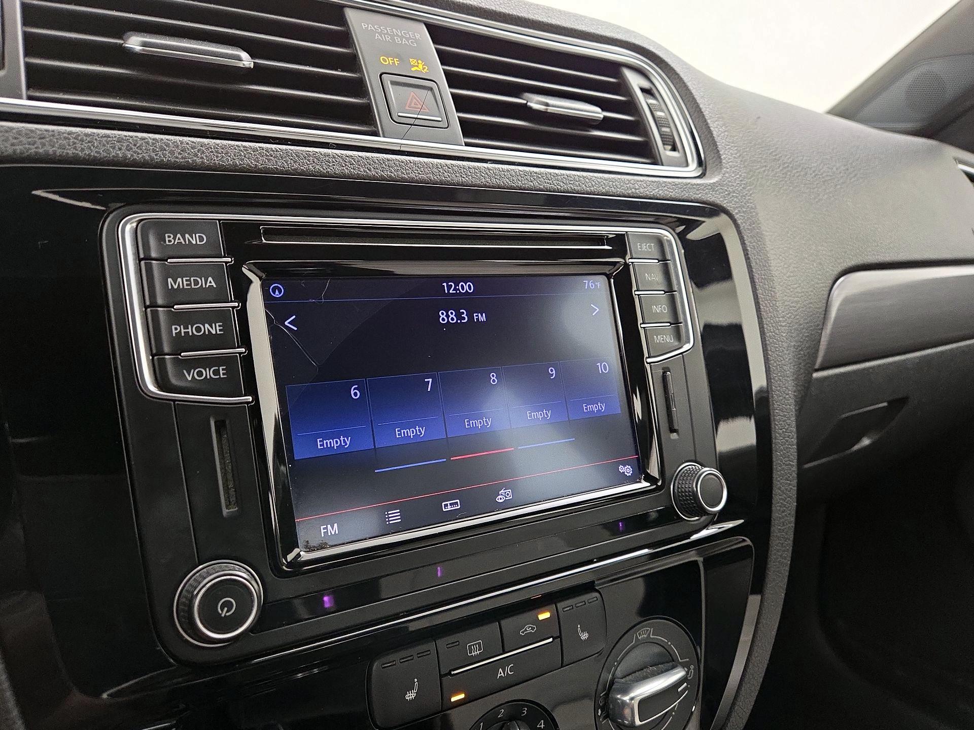 Thumbnail: 2016 Volkswagen Jetta - 15