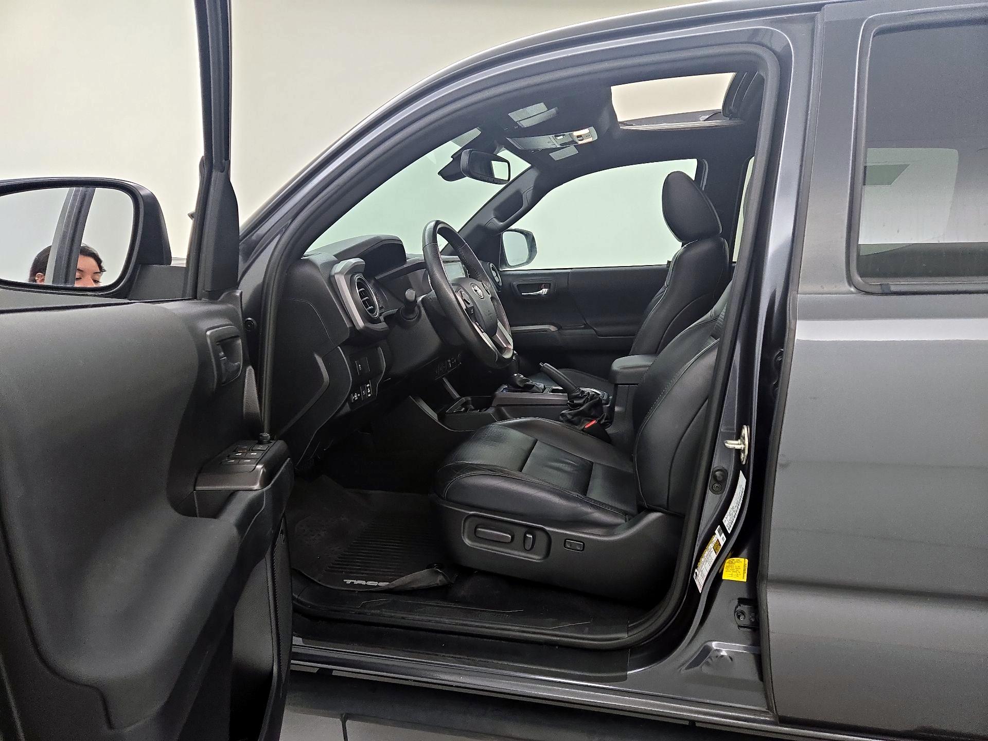 Thumbnail: 2020 Toyota Tacoma - 11