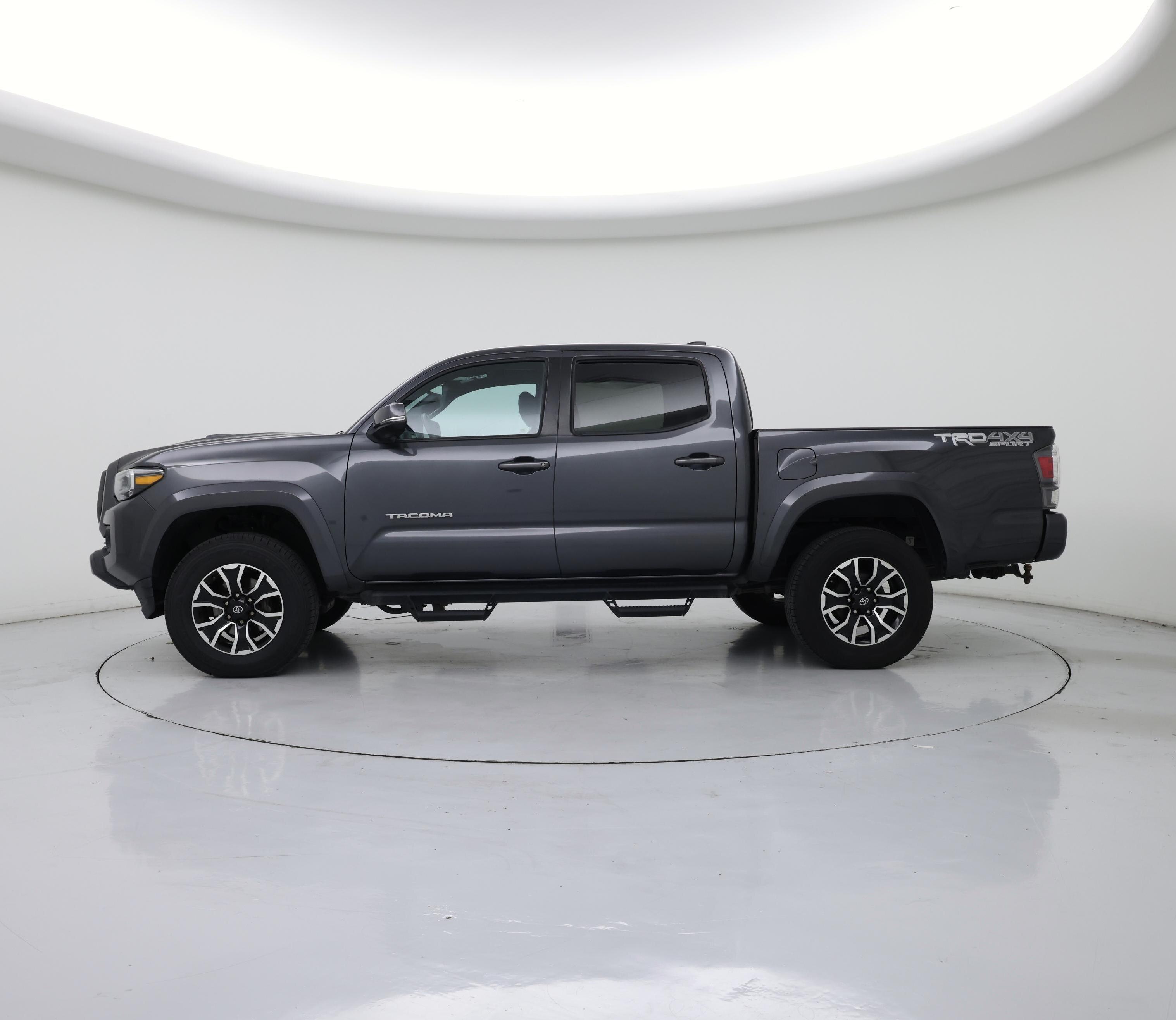 Thumbnail: 2020 Toyota Tacoma - 3