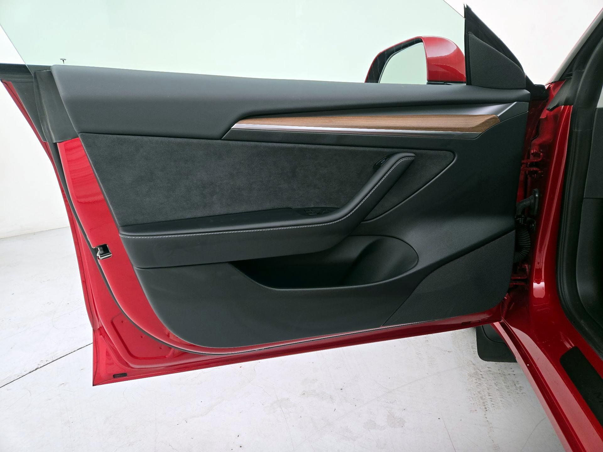 Thumbnail: 2023 Tesla Model 3 - 12