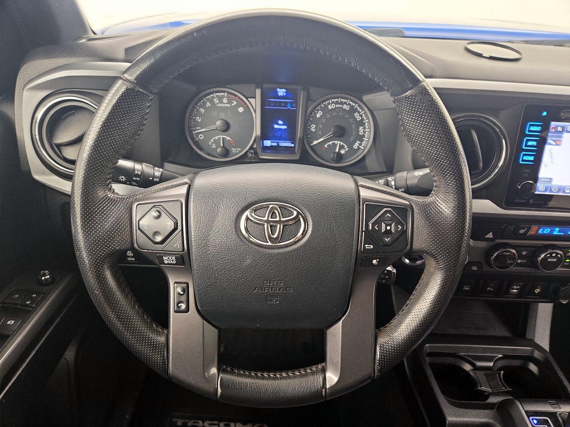 Thumbnail: 2016 Toyota Tacoma - 10
