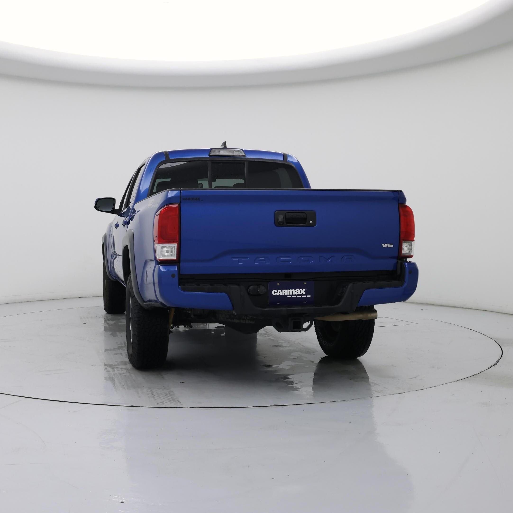 Thumbnail: 2016 Toyota Tacoma - 6