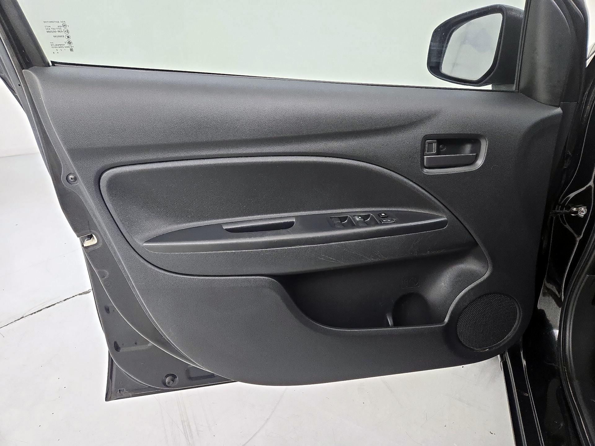 Thumbnail: 2018 Mitsubishi Mirage G4 - 12