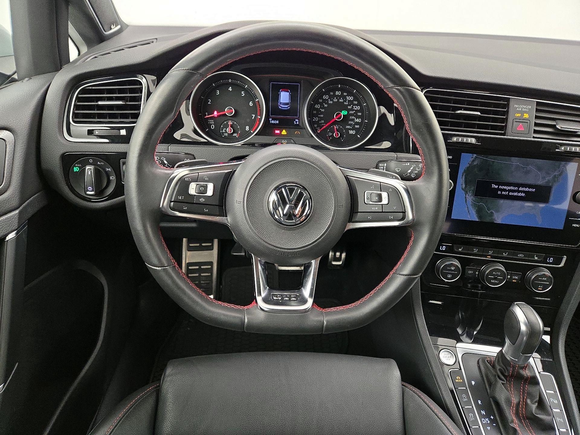 Thumbnail: 2019 Volkswagen Golf - 10