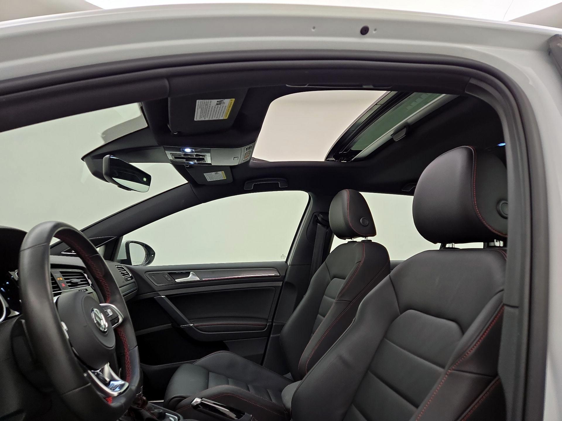 Thumbnail: 2019 Volkswagen Golf - 19
