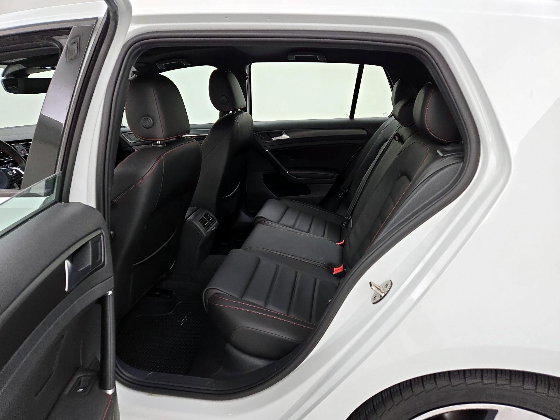 Thumbnail: 2019 Volkswagen Golf - 20