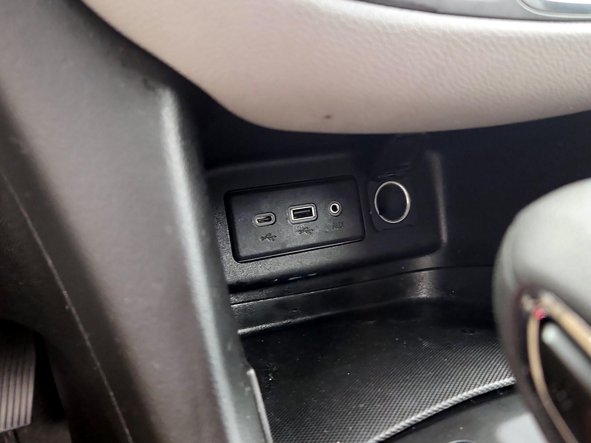 Thumbnail: 2020 Chevrolet Equinox - 18
