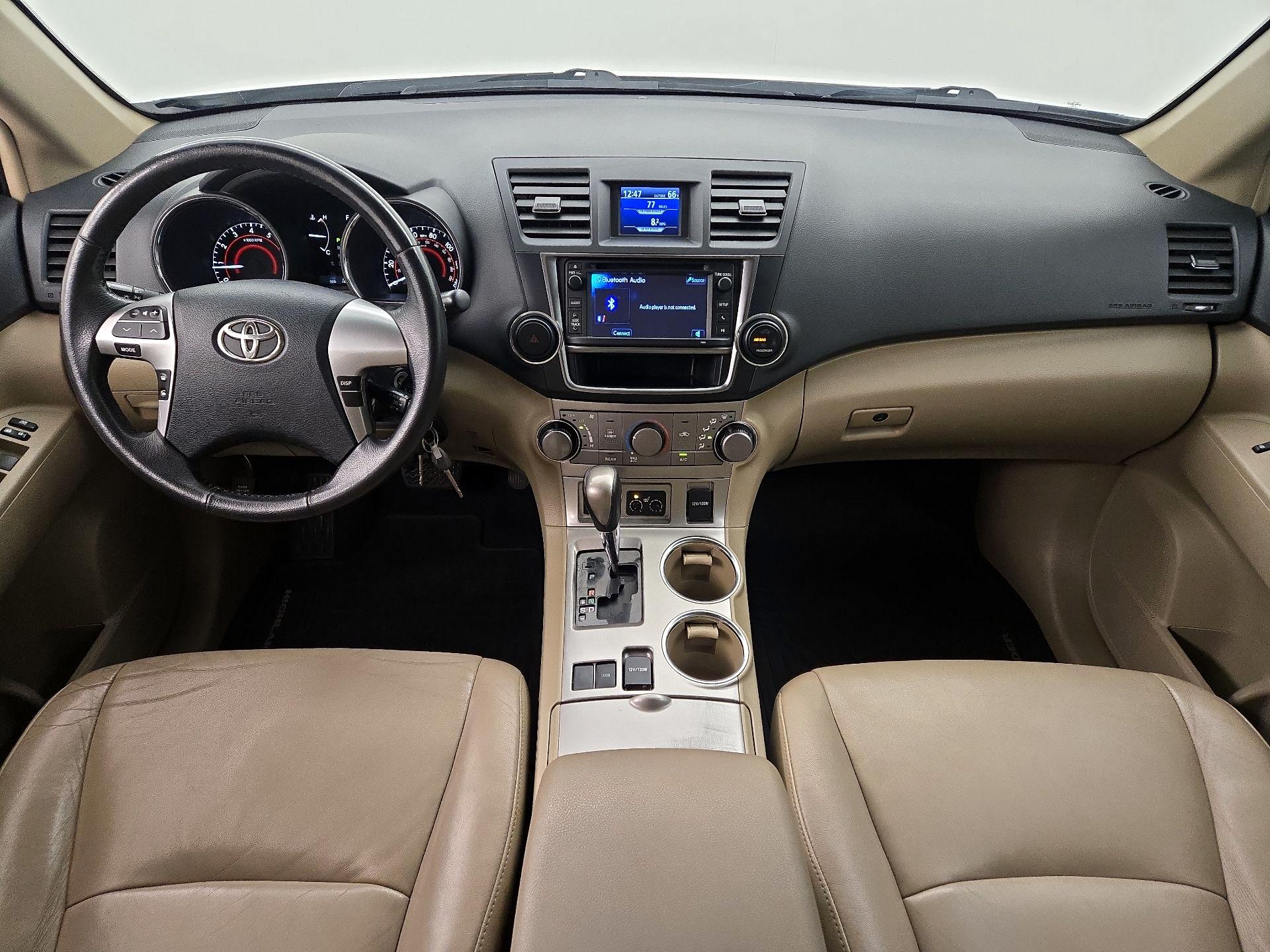 Thumbnail: 2013 Toyota Highlander - 9