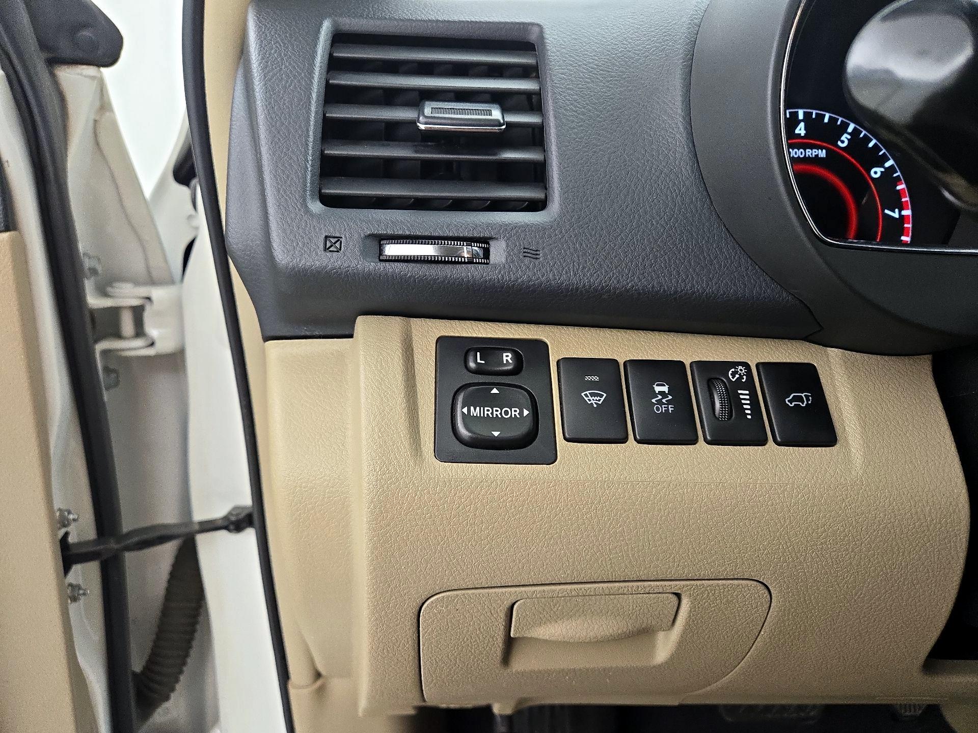 Thumbnail: 2013 Toyota Highlander - 13