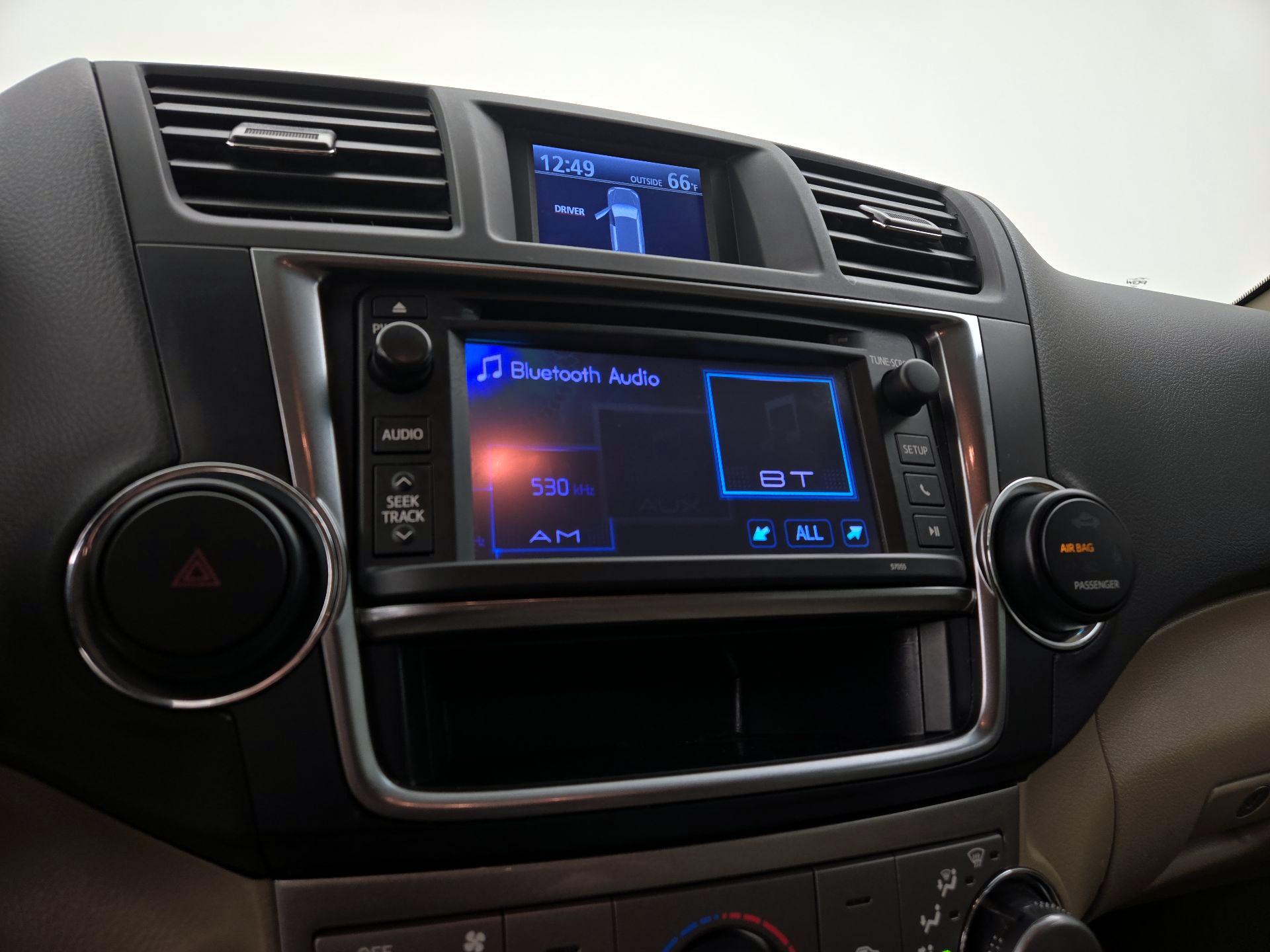 Thumbnail: 2013 Toyota Highlander - 15