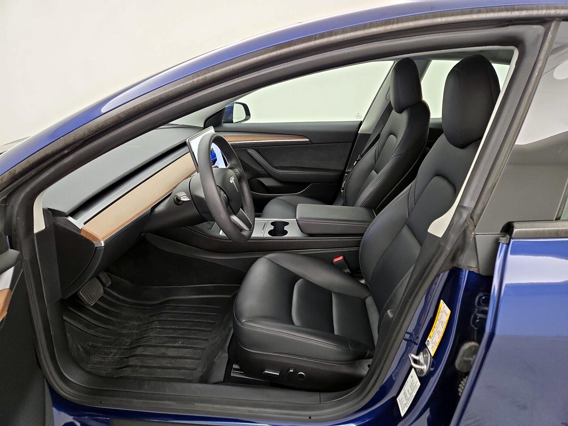 Thumbnail: 2022 Tesla Model 3 - 11